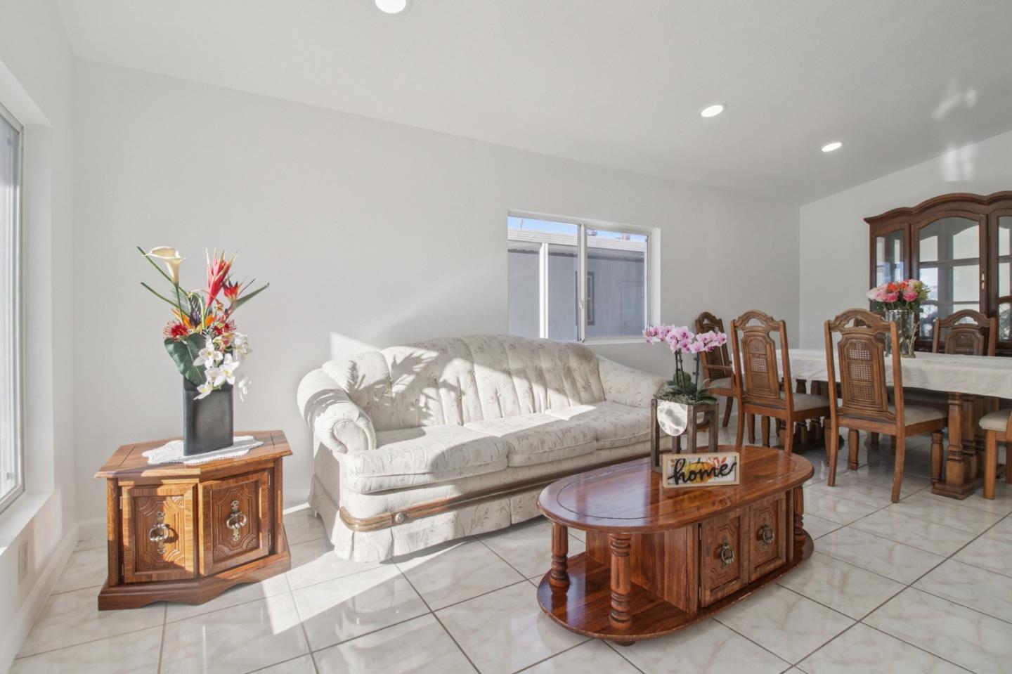 Detail Gallery Image 9 of 41 For 555 Umbarger Rd #75,  San Jose,  CA 95111 - 2 Beds | 2 Baths