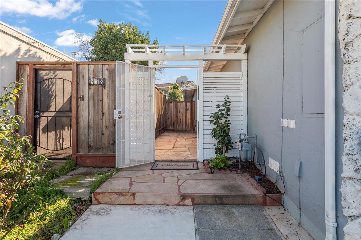 Detail Gallery Image 2 of 28 For 179 Evening Star Ct, Milpitas,  CA 95035 - 3 Beds | 2 Baths