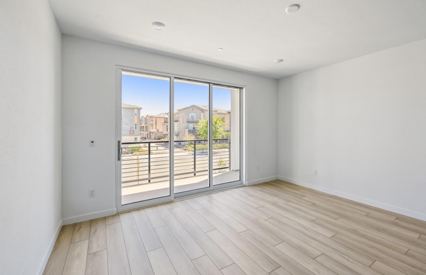 Detail Gallery Image 24 of 37 For 1359 California Cir, Milpitas,  CA 95035 - 3 Beds | 3 Baths