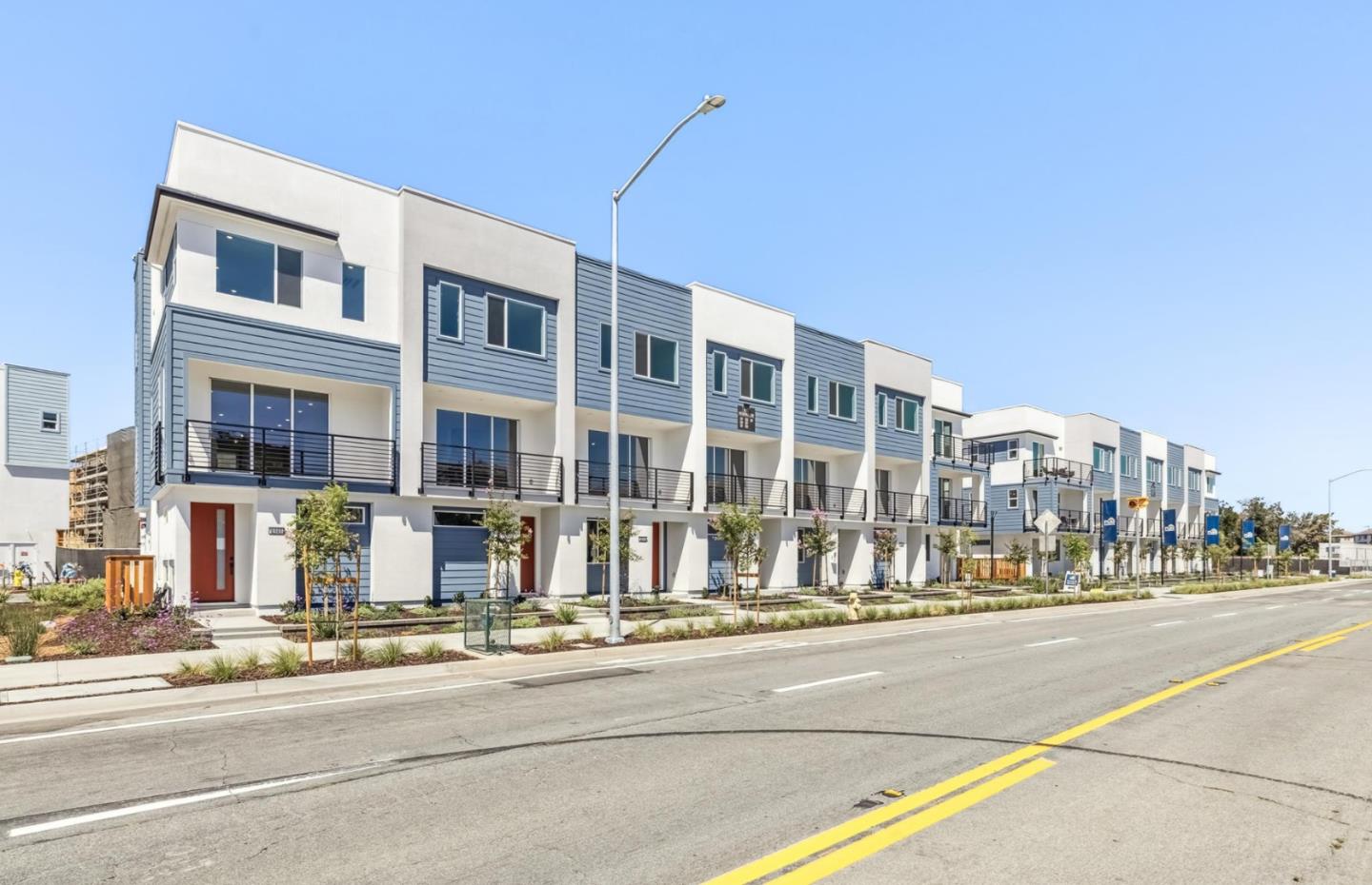 Detail Gallery Image 3 of 37 For 1359 California Cir, Milpitas,  CA 95035 - 3 Beds | 3 Baths