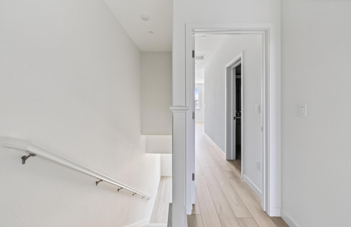 Detail Gallery Image 34 of 37 For 1359 California Cir, Milpitas,  CA 95035 - 3 Beds | 3 Baths