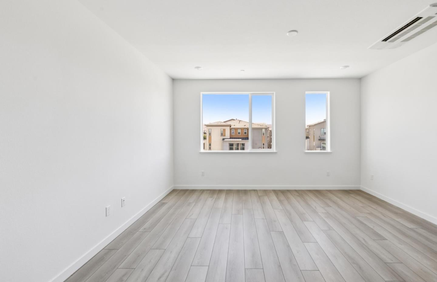 Detail Gallery Image 35 of 37 For 1359 California Cir, Milpitas,  CA 95035 - 3 Beds | 3 Baths