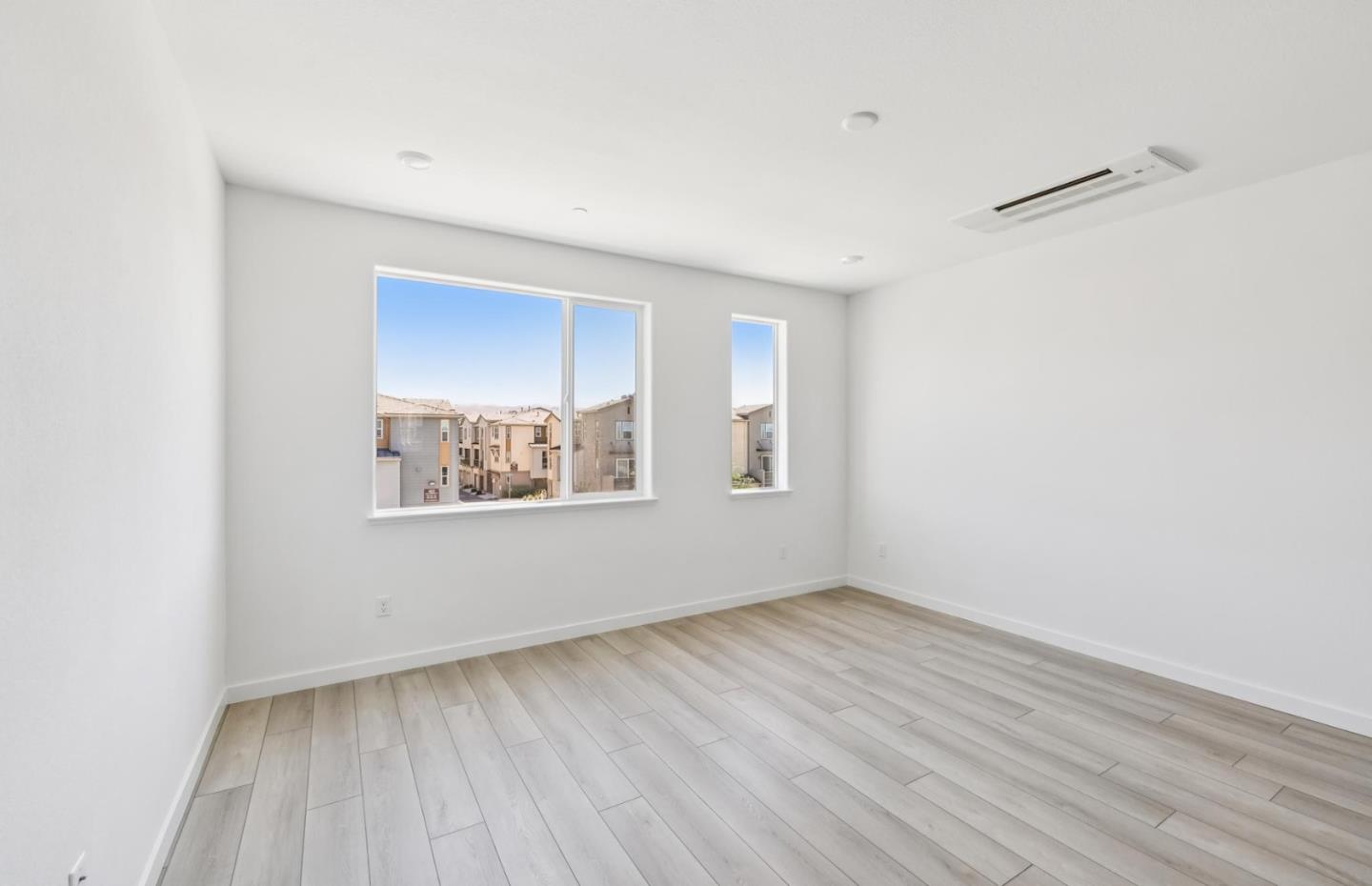 Detail Gallery Image 36 of 37 For 1359 California Cir, Milpitas,  CA 95035 - 3 Beds | 3 Baths