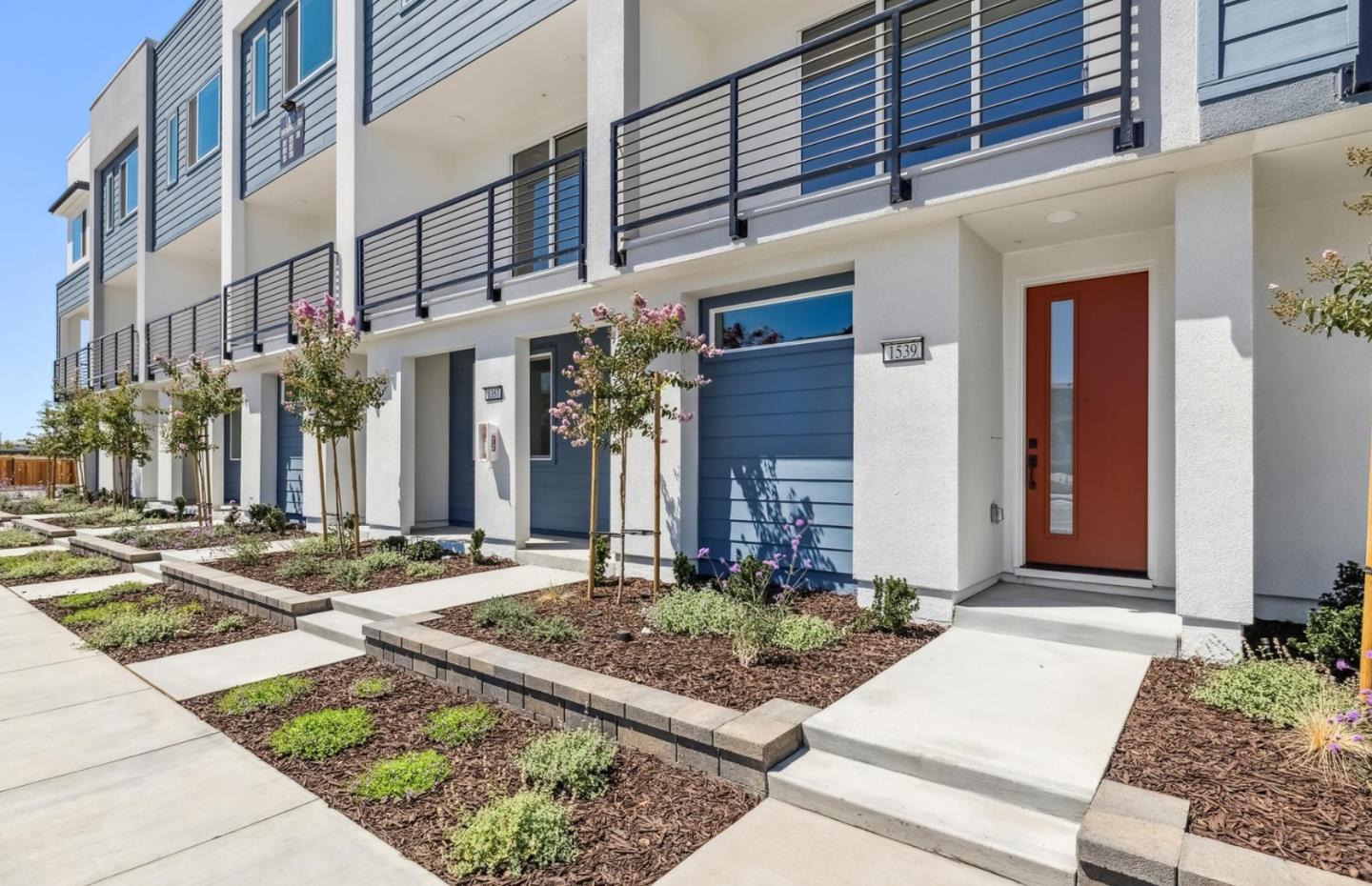 Detail Gallery Image 6 of 37 For 1359 California Cir, Milpitas,  CA 95035 - 3 Beds | 3 Baths