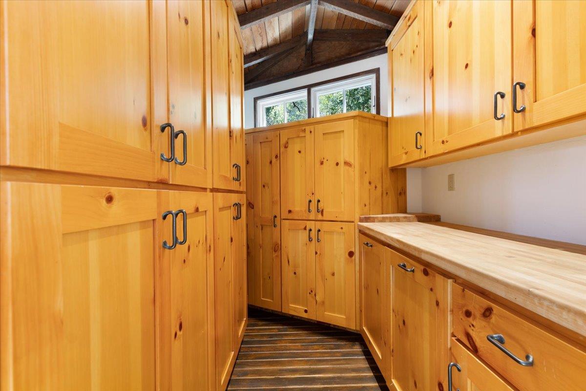 Detail Gallery Image 11 of 38 For 21565 Old Mine Rd, Los Gatos,  CA 95033 - 4 Beds | 2 Baths