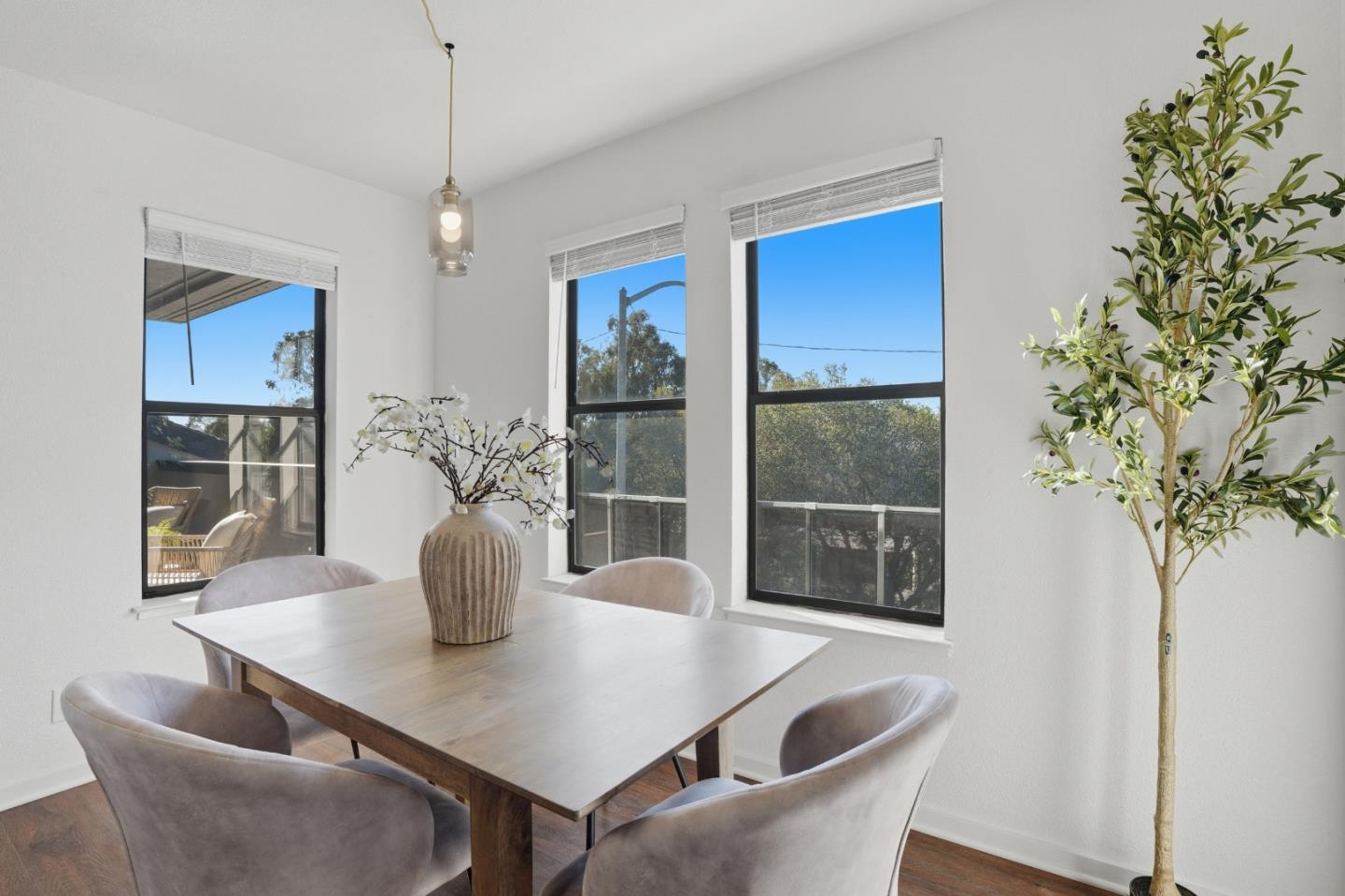 Detail Gallery Image 11 of 38 For 947 Fletcher #A223,  Hayward,  CA 94544 - 2 Beds | 1 Baths