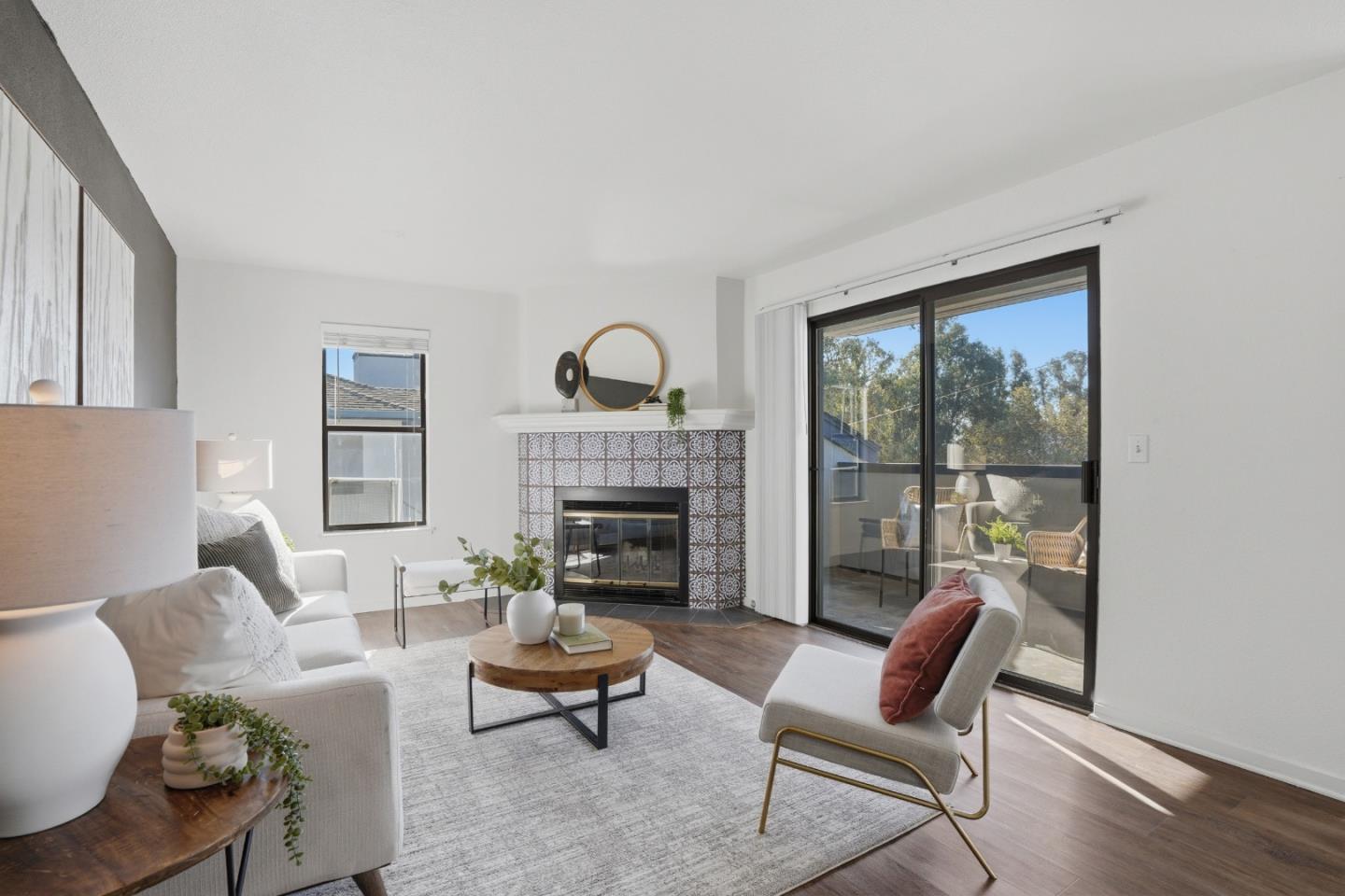 Detail Gallery Image 3 of 38 For 947 Fletcher #A223,  Hayward,  CA 94544 - 2 Beds | 1 Baths