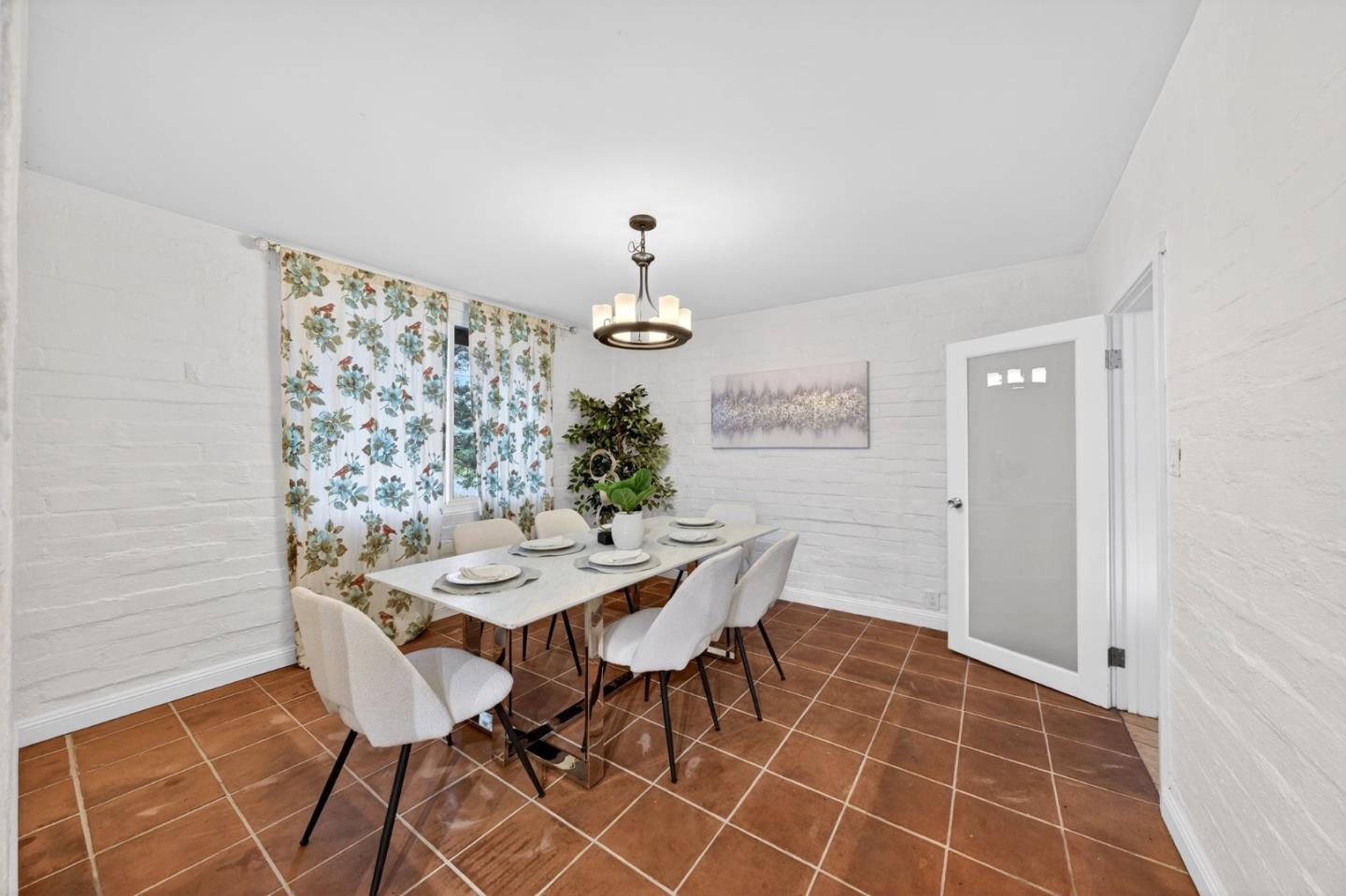 Detail Gallery Image 10 of 29 For 808 Winchester Dr, Burlingame,  CA 94010 - 3 Beds | 2 Baths