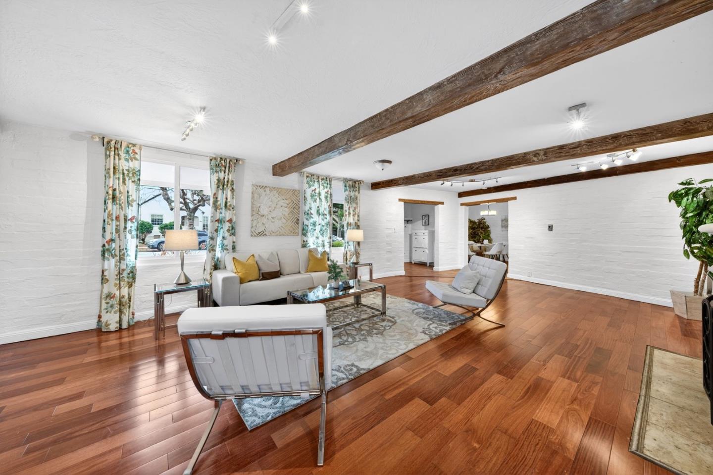 Detail Gallery Image 9 of 29 For 808 Winchester Dr, Burlingame,  CA 94010 - 3 Beds | 2 Baths