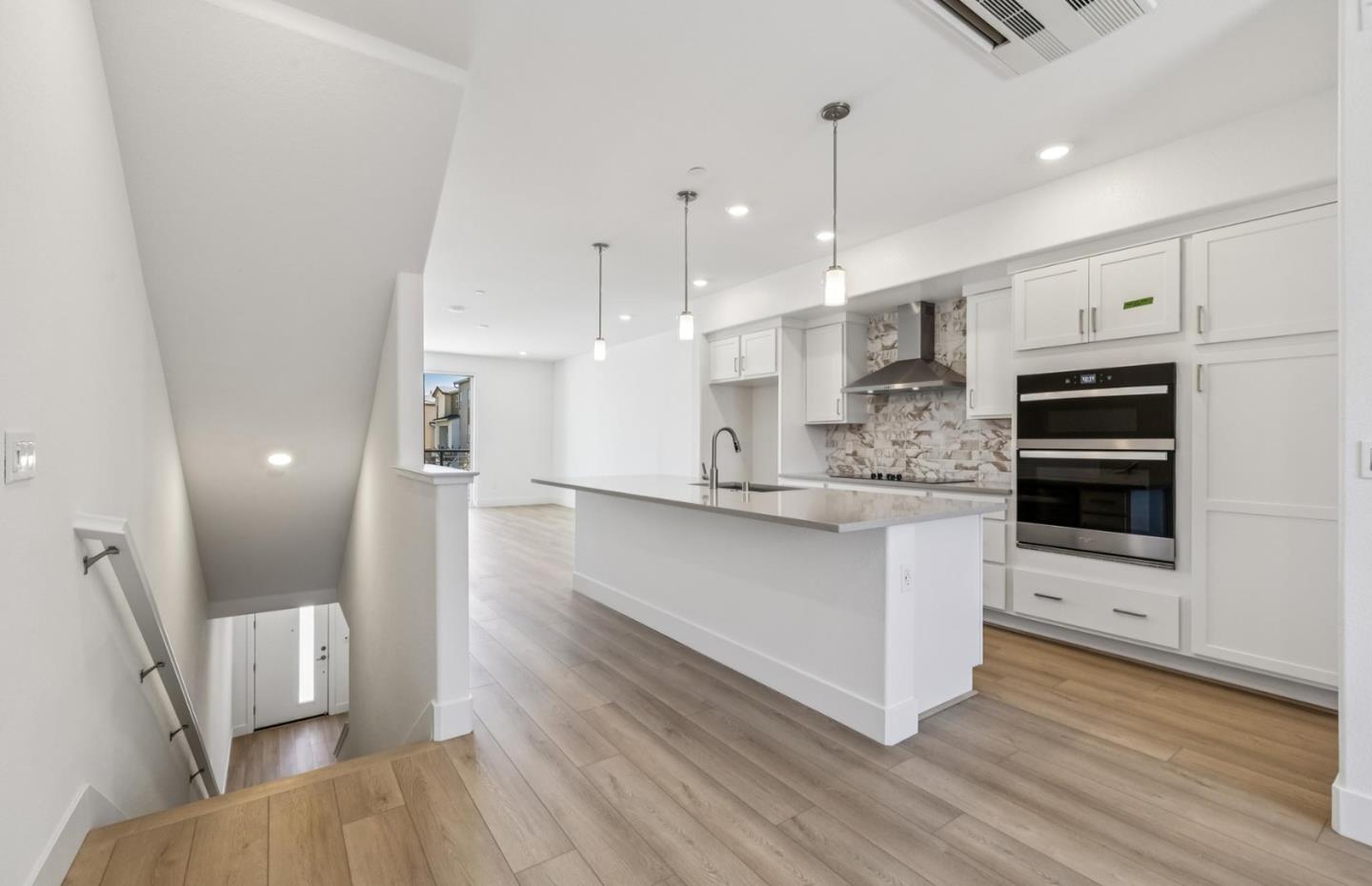 Detail Gallery Image 15 of 65 For 1357 California Cir, Milpitas,  CA 95035 - 3 Beds | 3/5 Baths