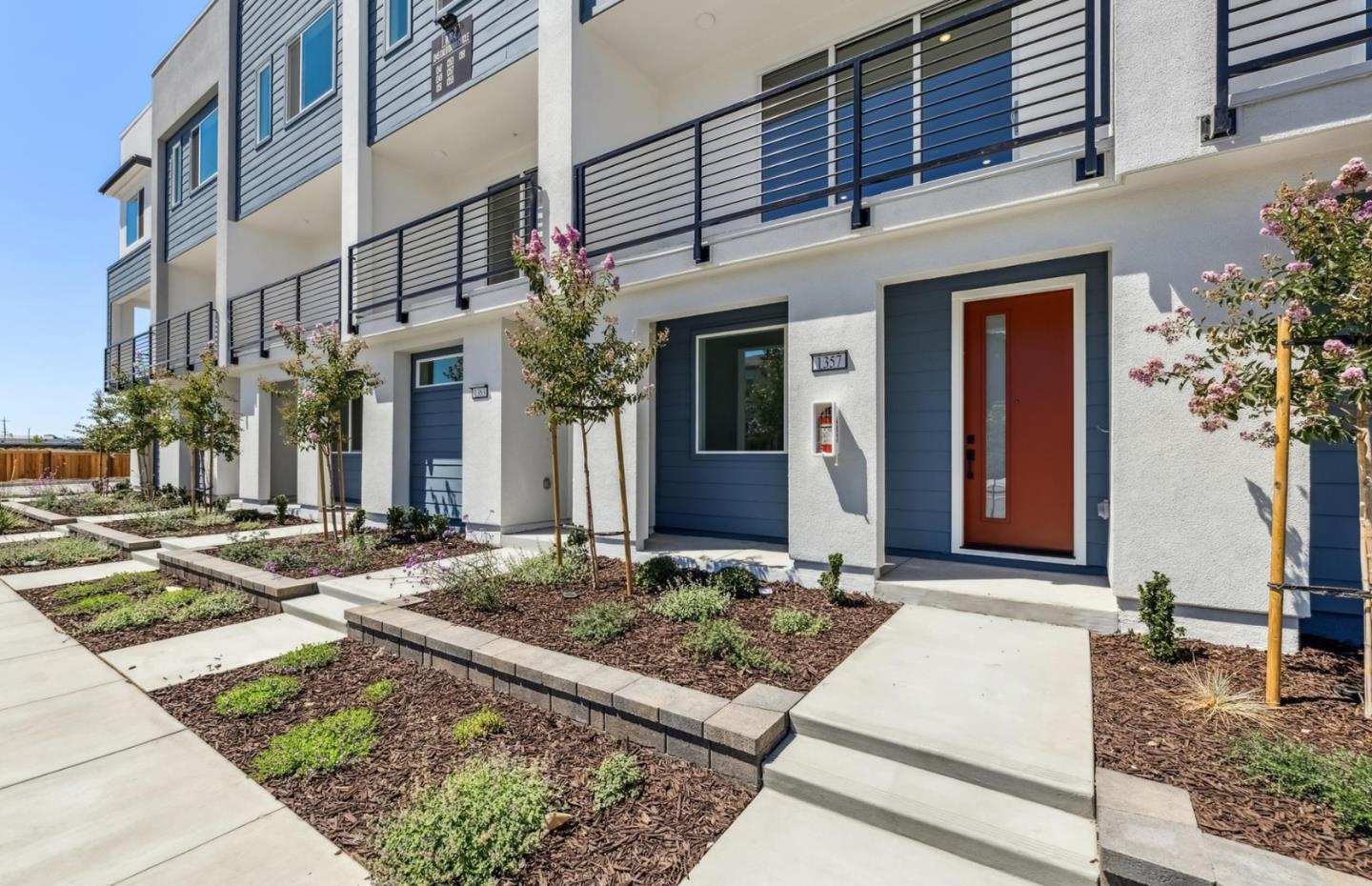 Detail Gallery Image 3 of 65 For 1357 California Cir, Milpitas,  CA 95035 - 3 Beds | 3/5 Baths