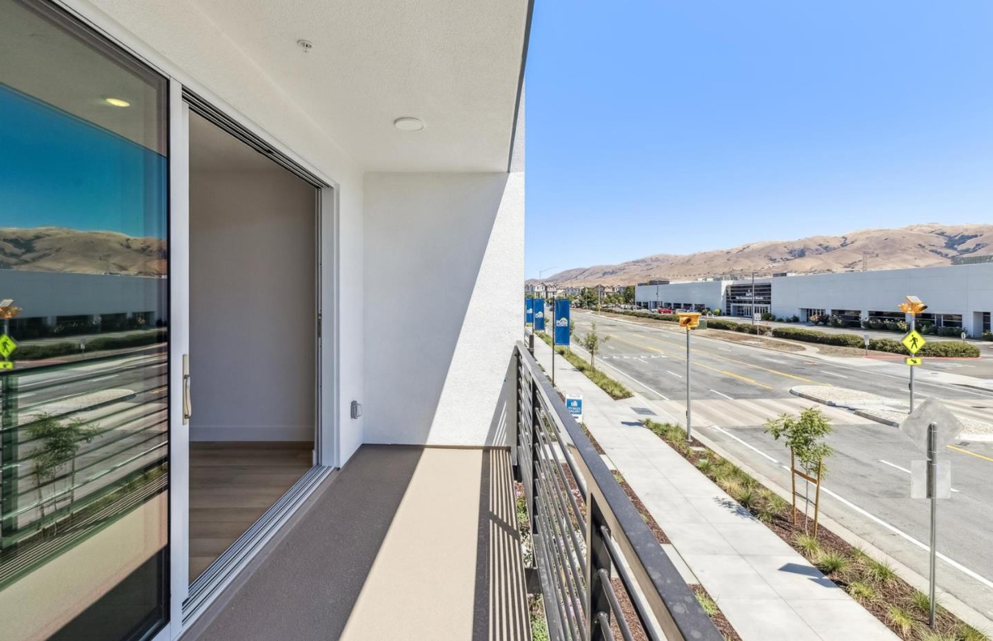 Detail Gallery Image 39 of 65 For 1357 California Cir, Milpitas,  CA 95035 - 3 Beds | 3/5 Baths