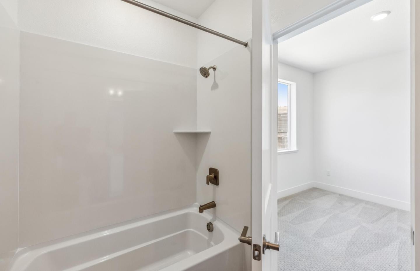 Detail Gallery Image 63 of 65 For 1357 California Cir, Milpitas,  CA 95035 - 3 Beds | 3/5 Baths