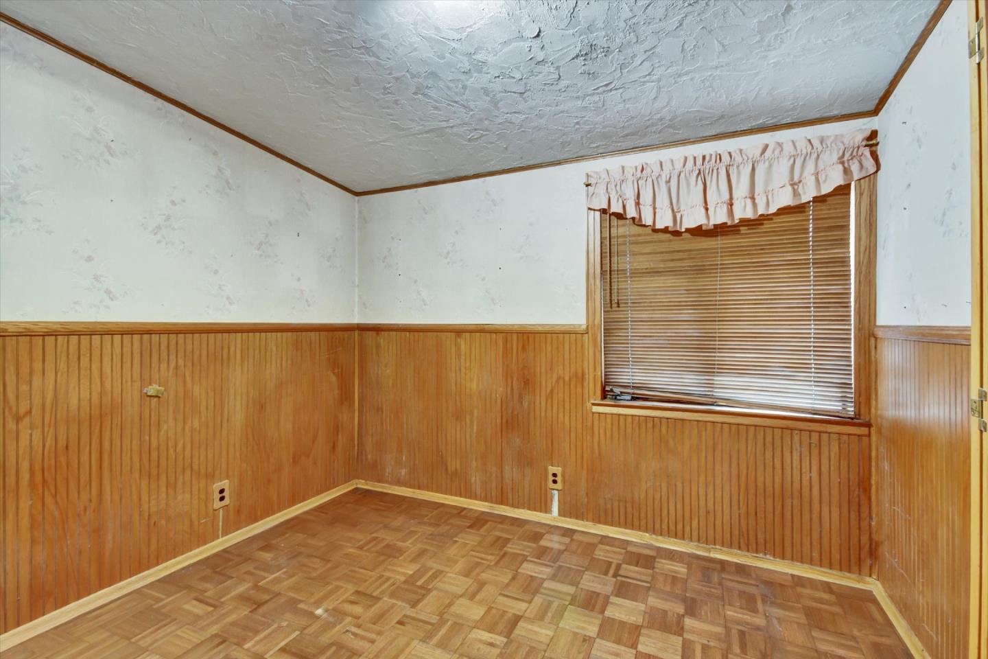 Detail Gallery Image 14 of 21 For 290 N Rengstorff Ave, Mountain View,  CA 94043 - 3 Beds | 2 Baths