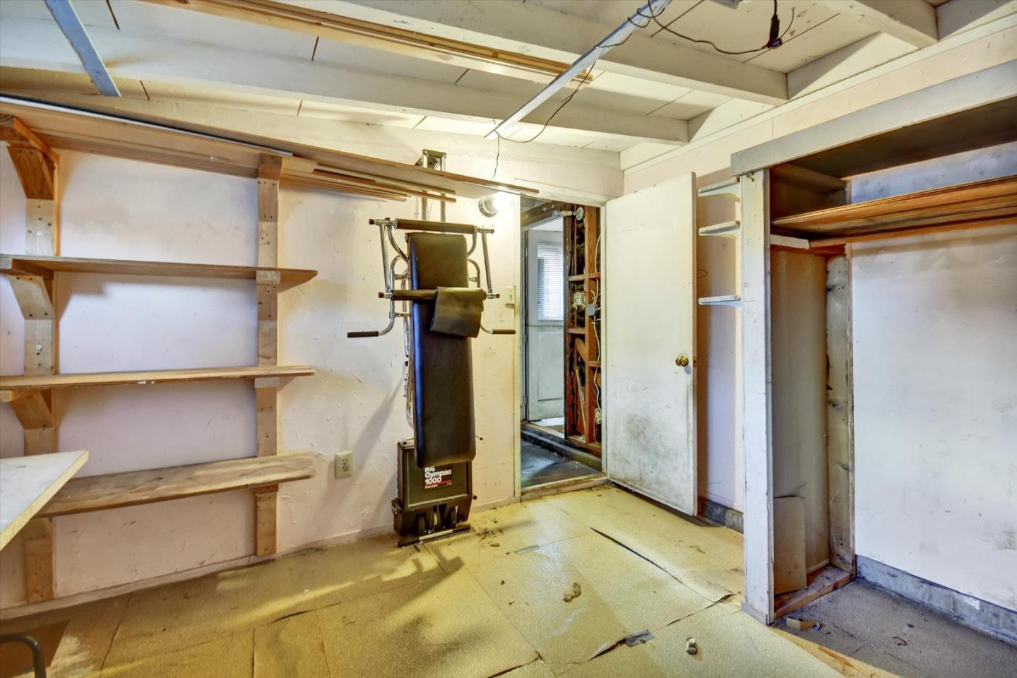 Detail Gallery Image 15 of 21 For 290 N Rengstorff Ave, Mountain View,  CA 94043 - 3 Beds | 2 Baths