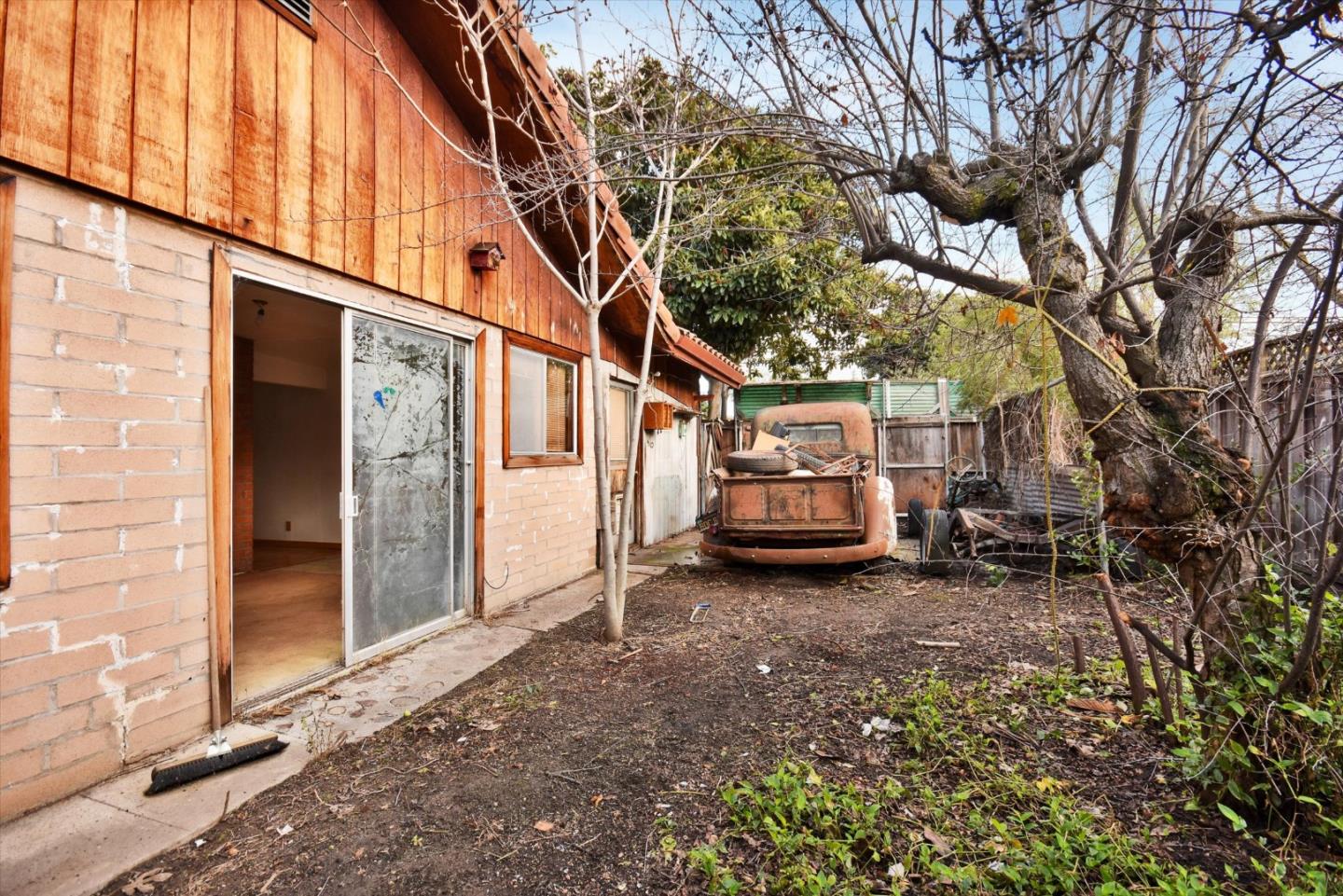 Detail Gallery Image 16 of 21 For 290 N Rengstorff Ave, Mountain View,  CA 94043 - 3 Beds | 2 Baths