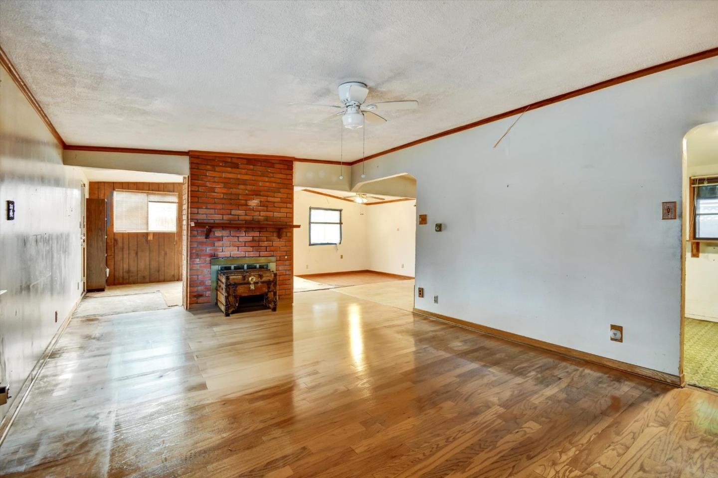 Detail Gallery Image 4 of 21 For 290 N Rengstorff Ave, Mountain View,  CA 94043 - 3 Beds | 2 Baths