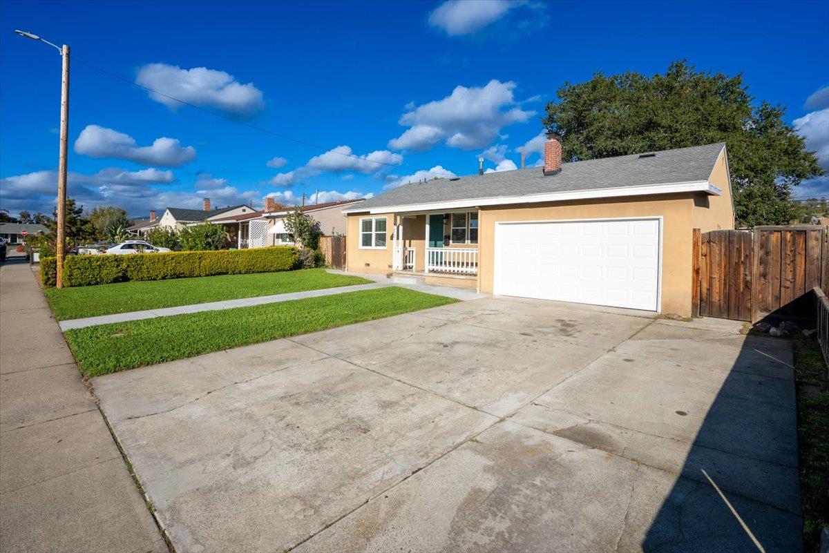 Detail Gallery Image 2 of 28 For 752 Linda Flora St, San Jose,  CA 95127 - 3 Beds | 1 Baths