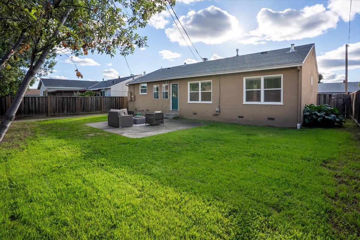 Detail Gallery Image 4 of 28 For 752 Linda Flora St, San Jose,  CA 95127 - 3 Beds | 1 Baths