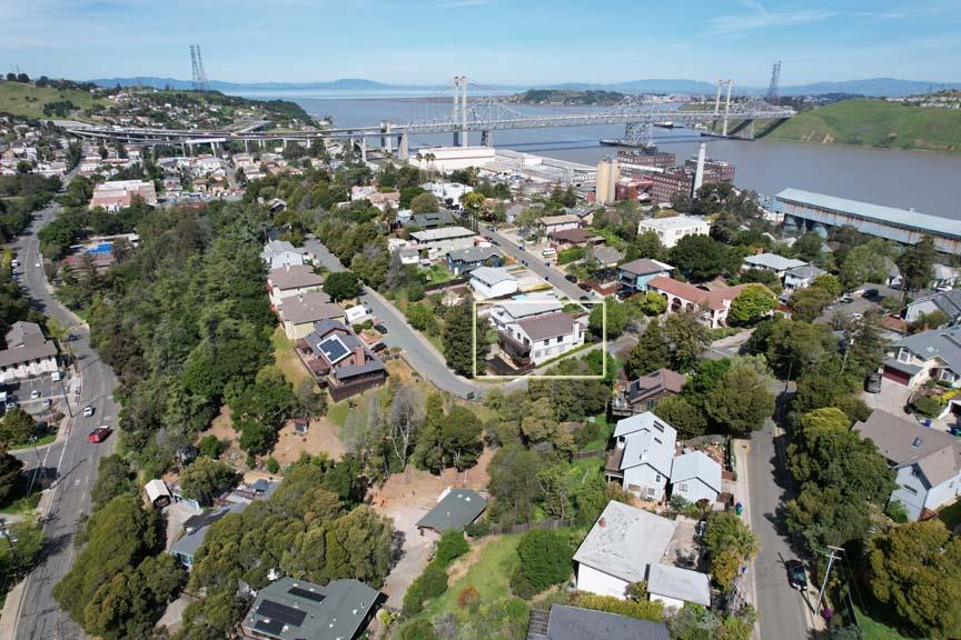 Detail Gallery Image 28 of 38 For 619 Edwards St, Crockett,  CA 94525 - 6 Beds | 3 Baths