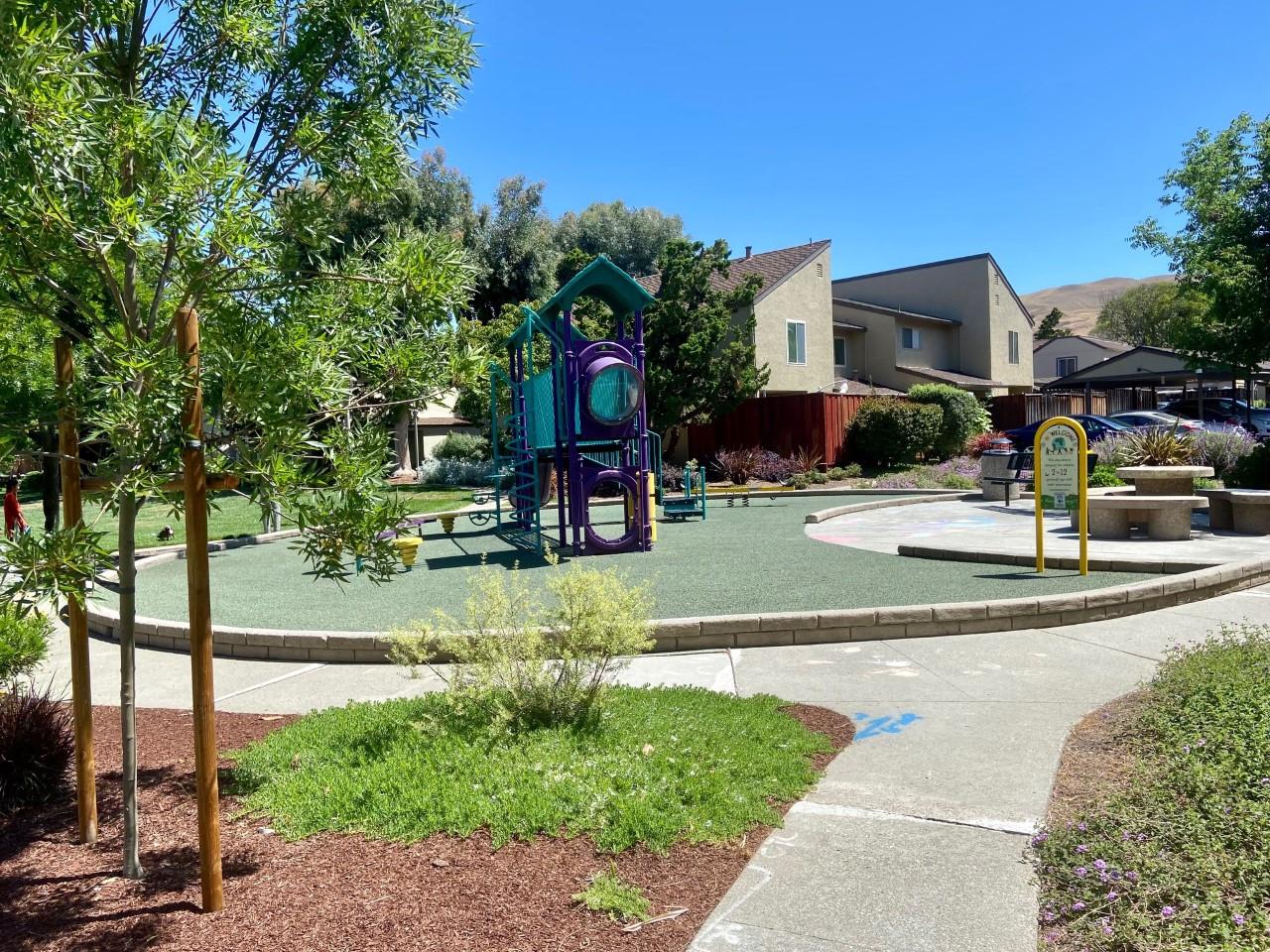 Detail Gallery Image 23 of 36 For 1361 Highland Ct, Milpitas,  CA 95035 - 2 Beds | 1/1 Baths