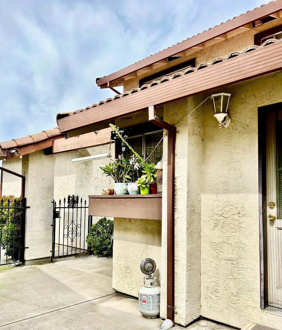 Detail Gallery Image 6 of 21 For 2071 Sunset View Pl, San Jose,  CA 95116 - 4 Beds | 2/1 Baths