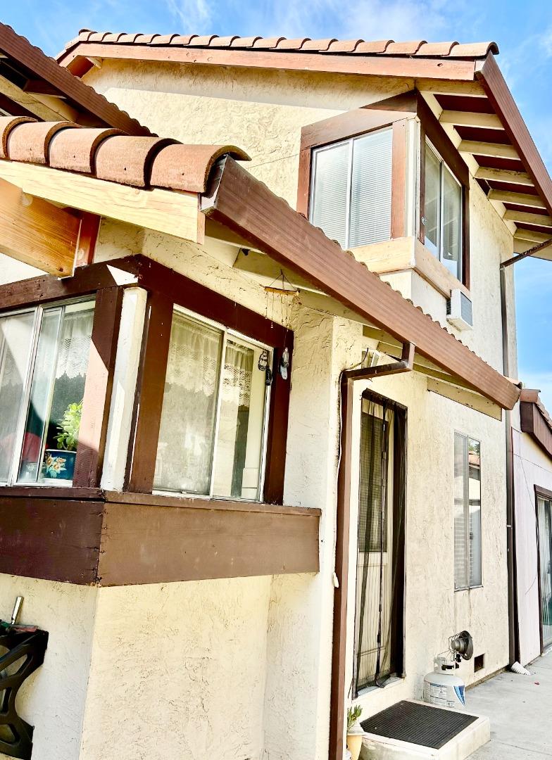 Detail Gallery Image 7 of 21 For 2071 Sunset View Pl, San Jose,  CA 95116 - 4 Beds | 2/1 Baths