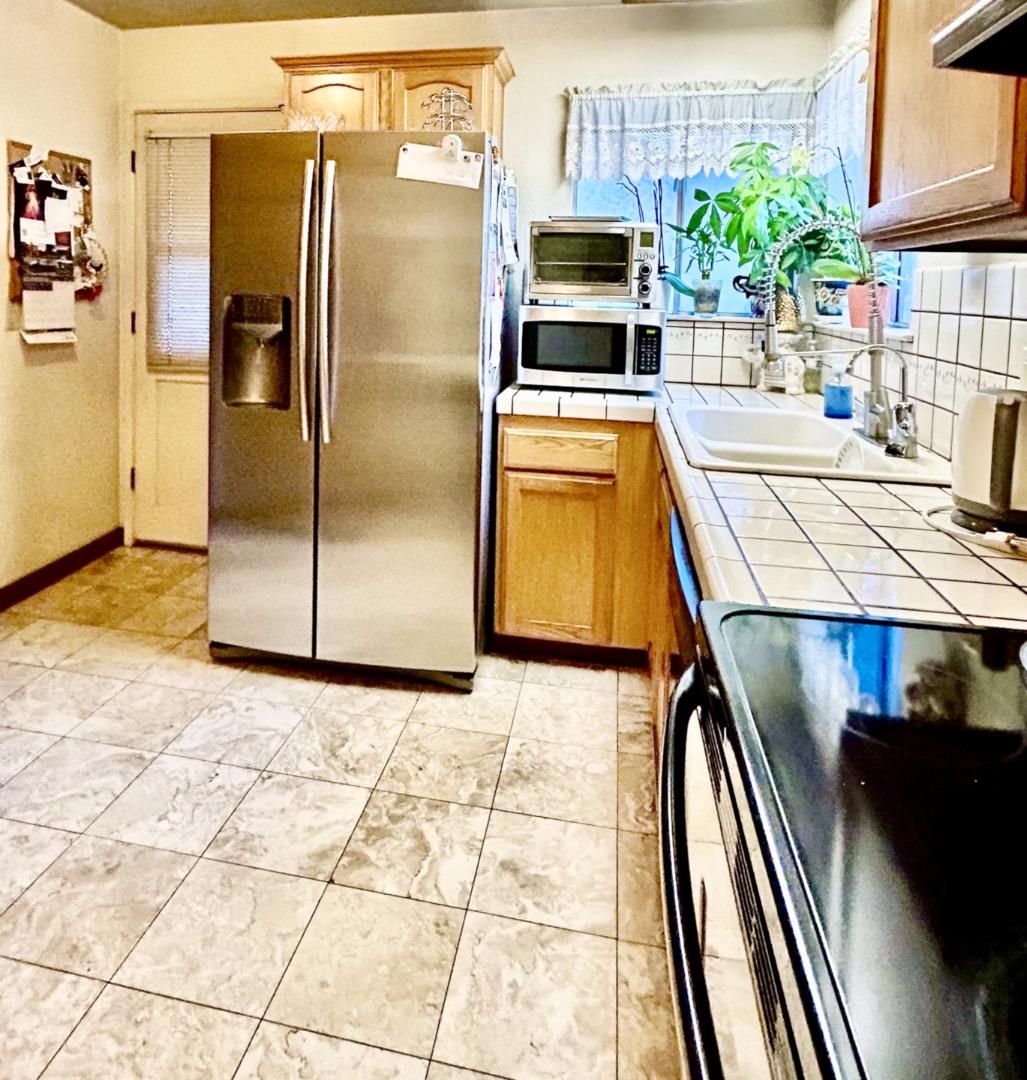 Detail Gallery Image 9 of 21 For 2071 Sunset View Pl, San Jose,  CA 95116 - 4 Beds | 2/1 Baths