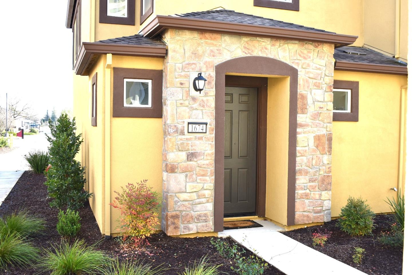 Detail Gallery Image 2 of 30 For 1674 Richie Ln, Woodland,  CA 95776 - 4 Beds | 3 Baths