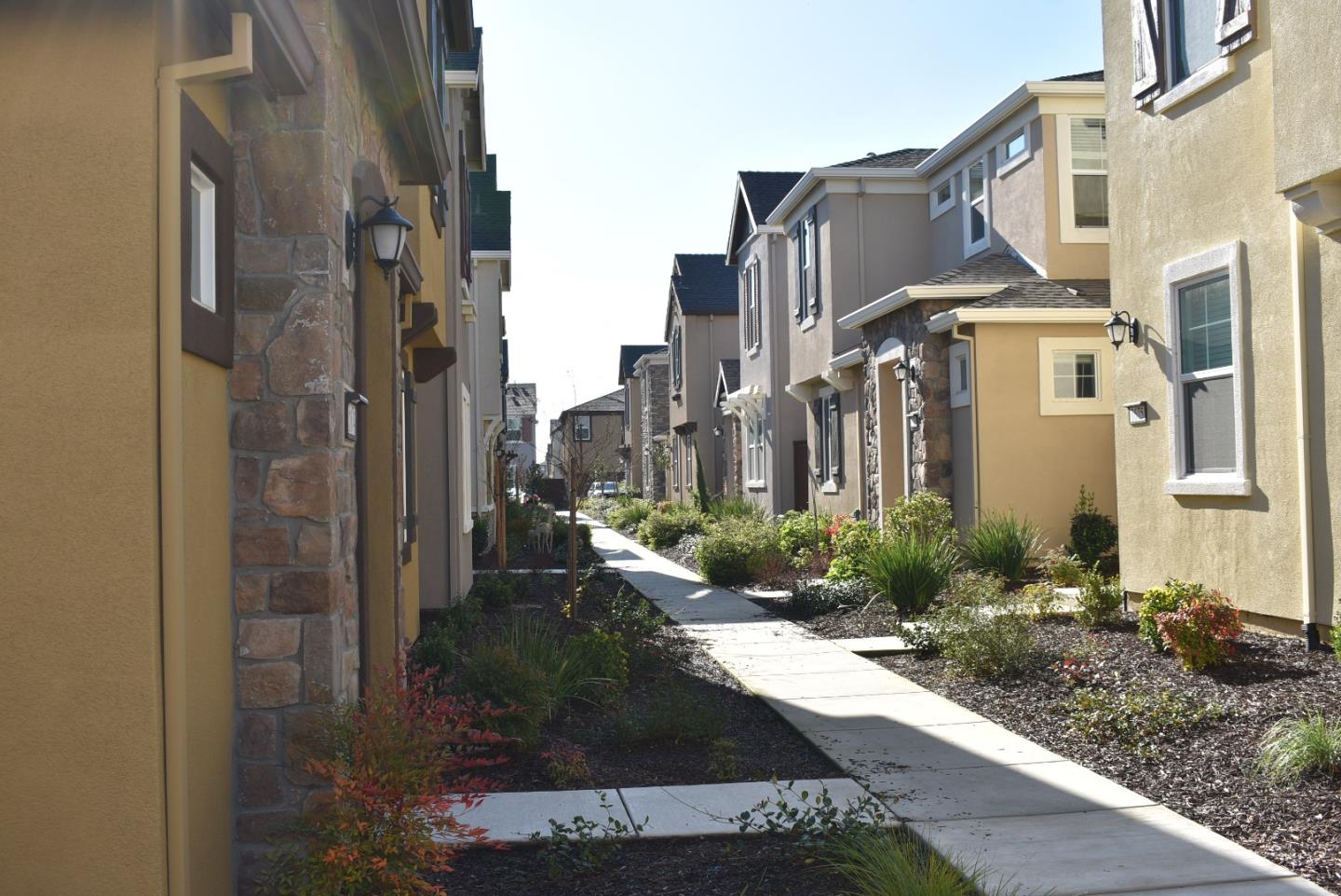 Detail Gallery Image 3 of 30 For 1674 Richie Ln, Woodland,  CA 95776 - 4 Beds | 3 Baths