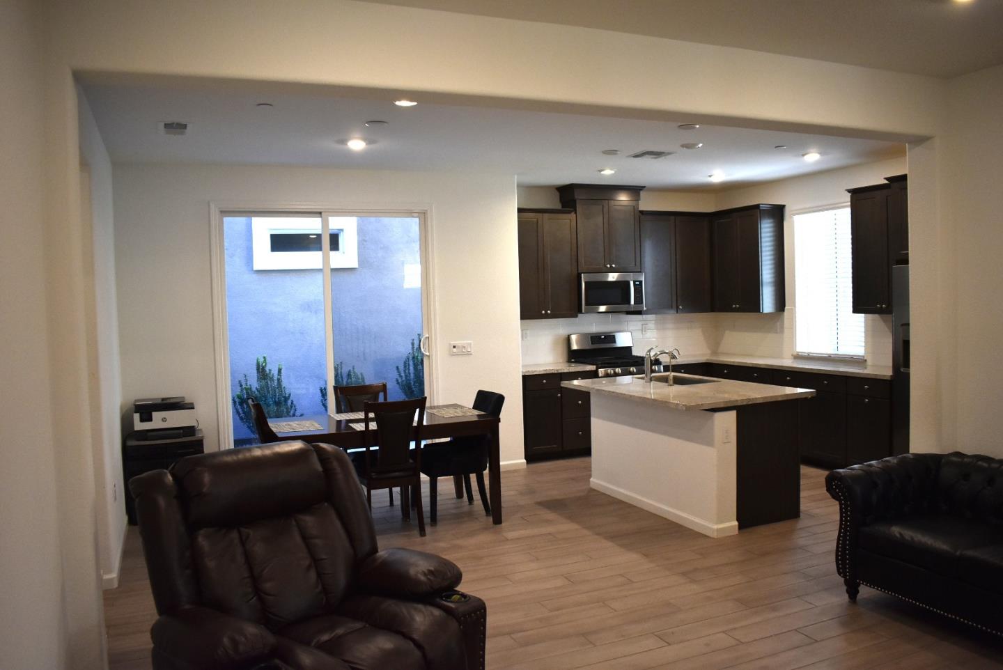 Detail Gallery Image 5 of 30 For 1674 Richie Ln, Woodland,  CA 95776 - 4 Beds | 3 Baths