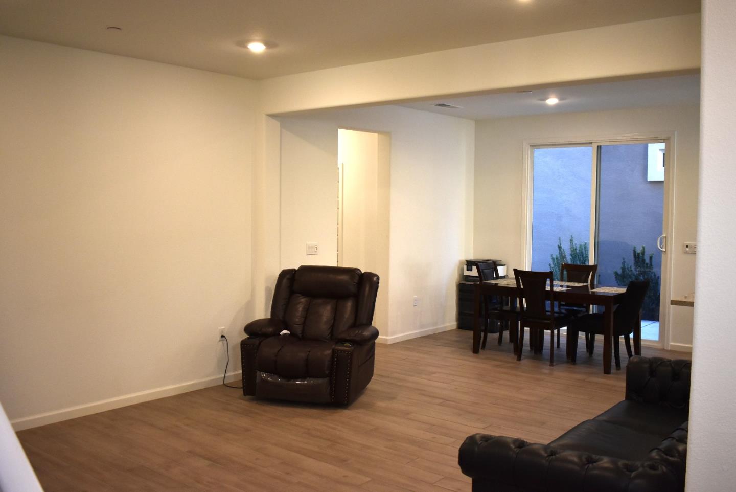 Detail Gallery Image 9 of 30 For 1674 Richie Ln, Woodland,  CA 95776 - 4 Beds | 3 Baths