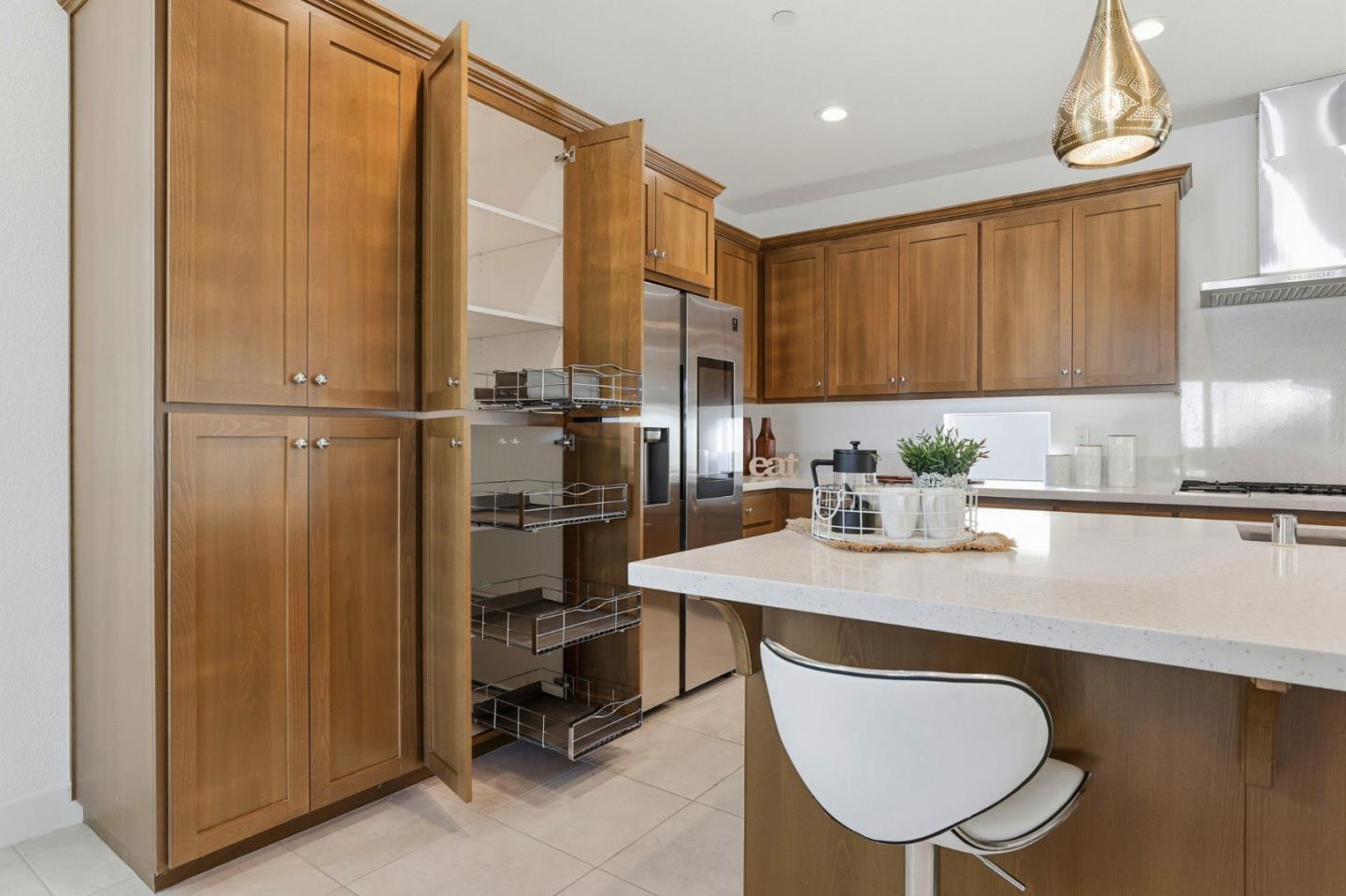 Detail Gallery Image 13 of 46 For 5636 Fallbrook Ct, Dublin,  CA 94568 - 4 Beds | 3/1 Baths