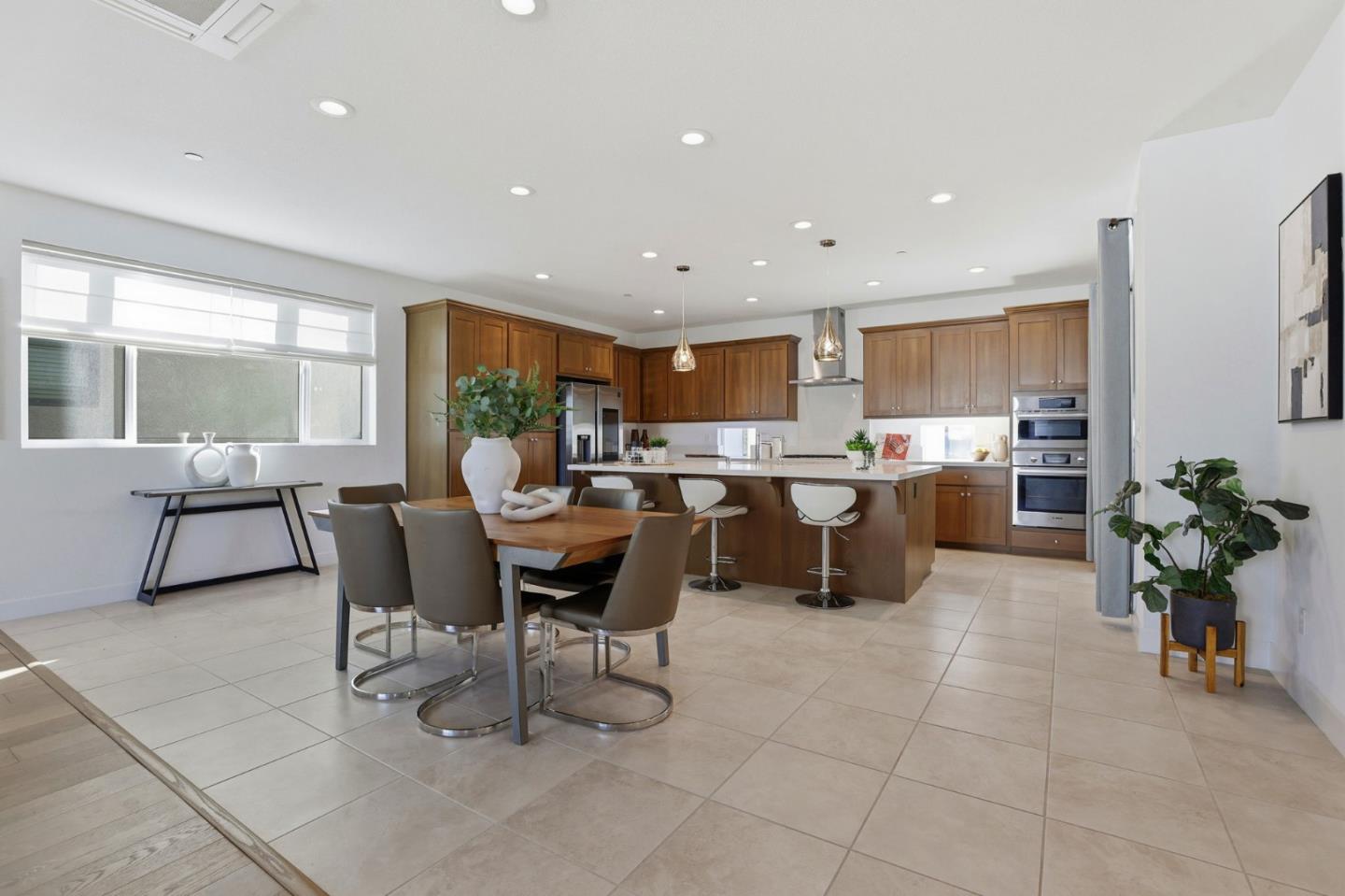 Detail Gallery Image 15 of 46 For 5636 Fallbrook Ct, Dublin,  CA 94568 - 4 Beds | 3/1 Baths