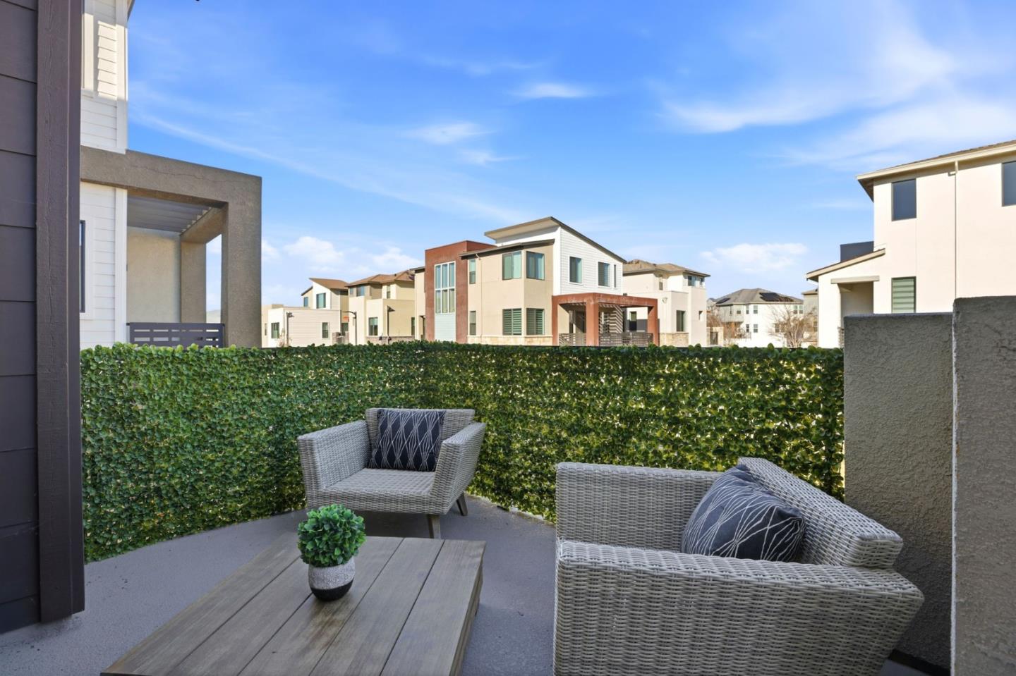 Detail Gallery Image 36 of 46 For 5636 Fallbrook Ct, Dublin,  CA 94568 - 4 Beds | 3/1 Baths