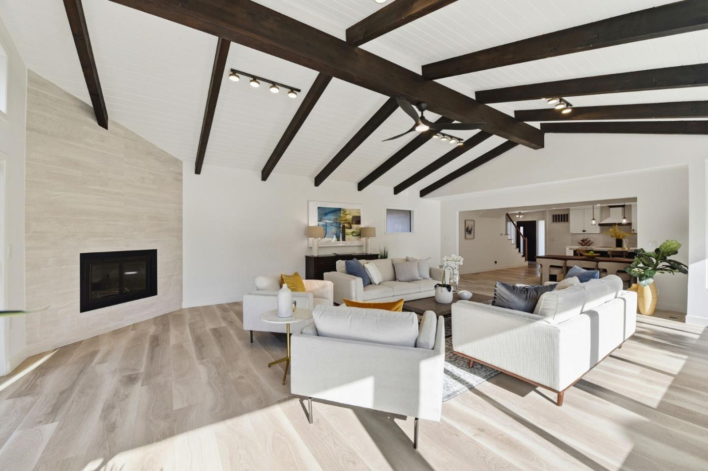 Detail Gallery Image 10 of 30 For 1765 Linnet Ln, Sunnyvale,  CA 94087 - 4 Beds | 2 Baths