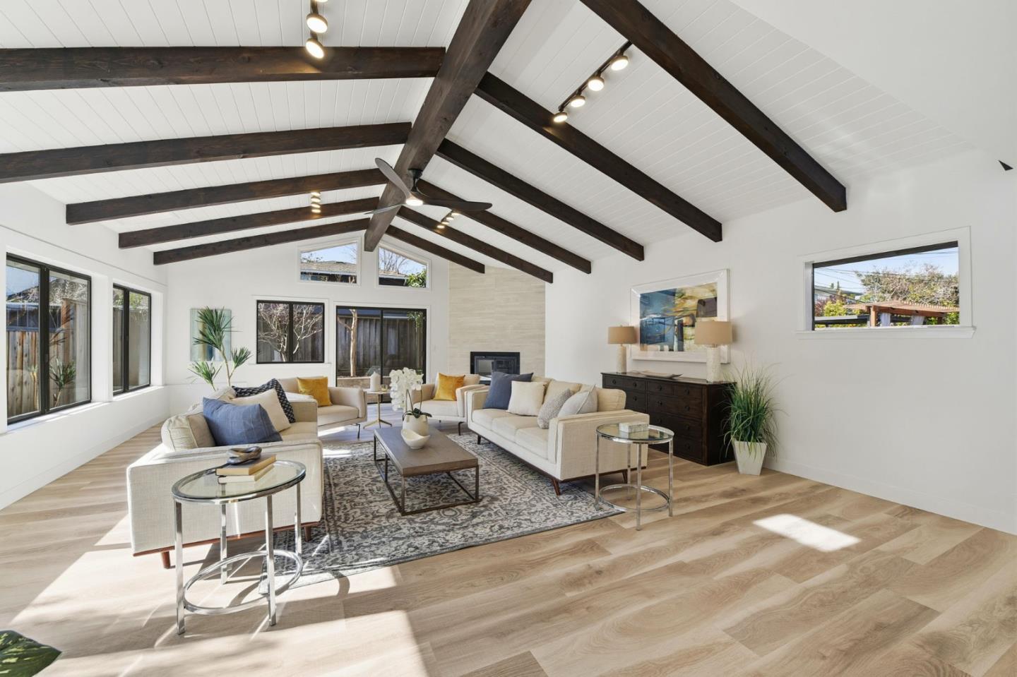 Detail Gallery Image 9 of 30 For 1765 Linnet Ln, Sunnyvale,  CA 94087 - 4 Beds | 2 Baths