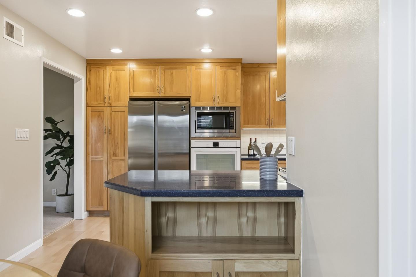 Detail Gallery Image 13 of 52 For 1521 Estelle Ave, San Jose,  CA 95118 - 3 Beds | 2/1 Baths