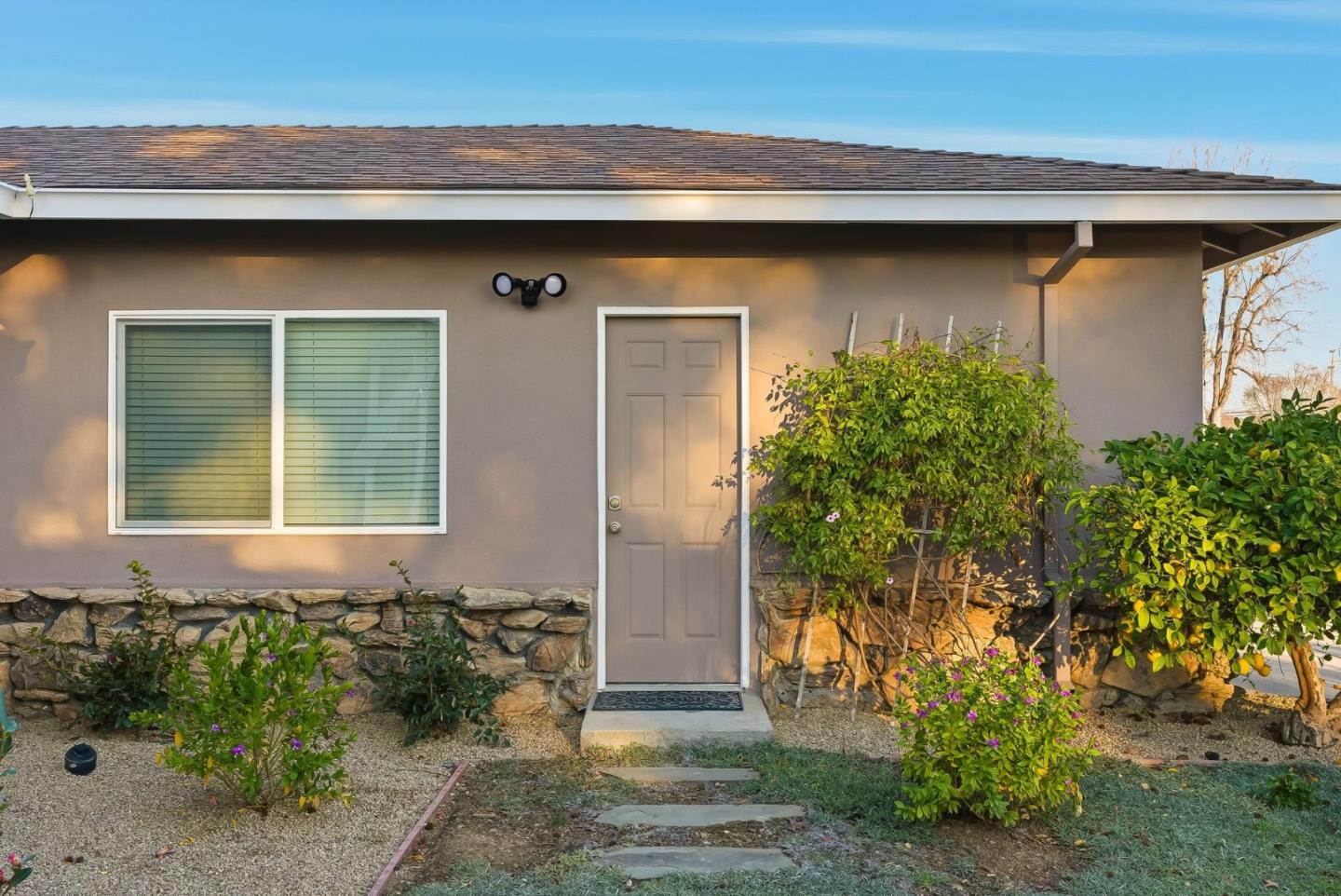 Detail Gallery Image 41 of 52 For 1521 Estelle Ave, San Jose,  CA 95118 - 3 Beds | 2/1 Baths