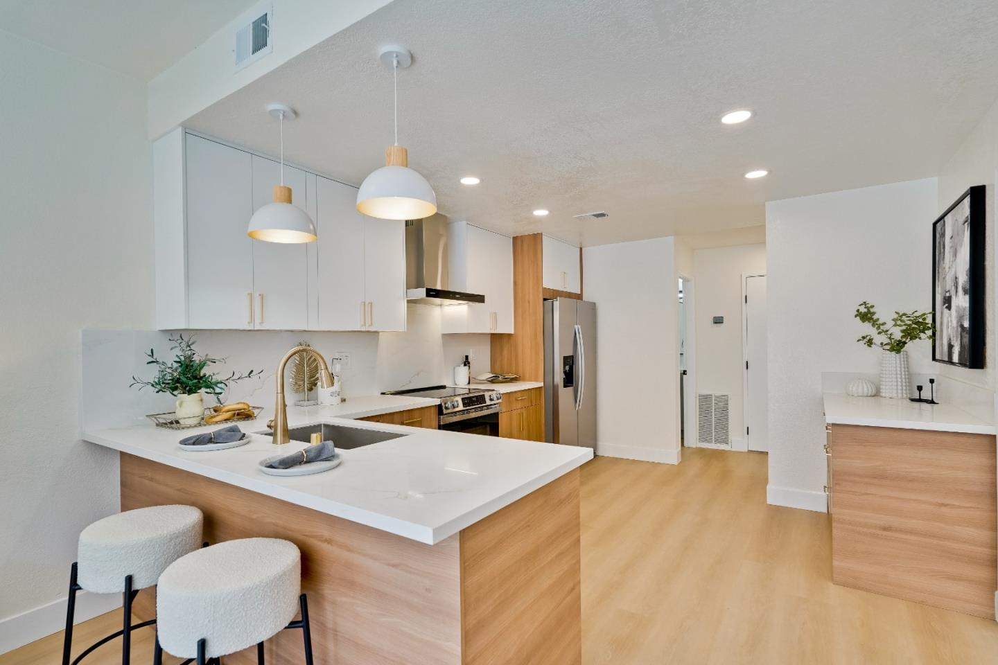 Detail Gallery Image 10 of 56 For 1979 Linden Ln, Milpitas,  CA 95035 - 4 Beds | 2/1 Baths