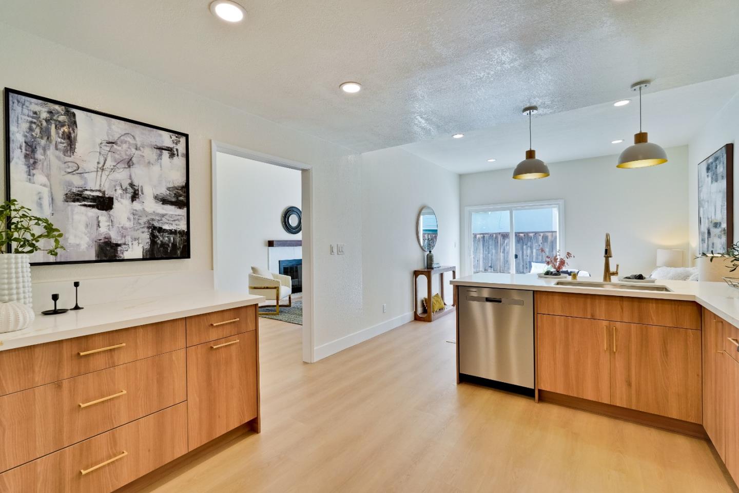 Detail Gallery Image 14 of 56 For 1979 Linden Ln, Milpitas,  CA 95035 - 4 Beds | 2/1 Baths