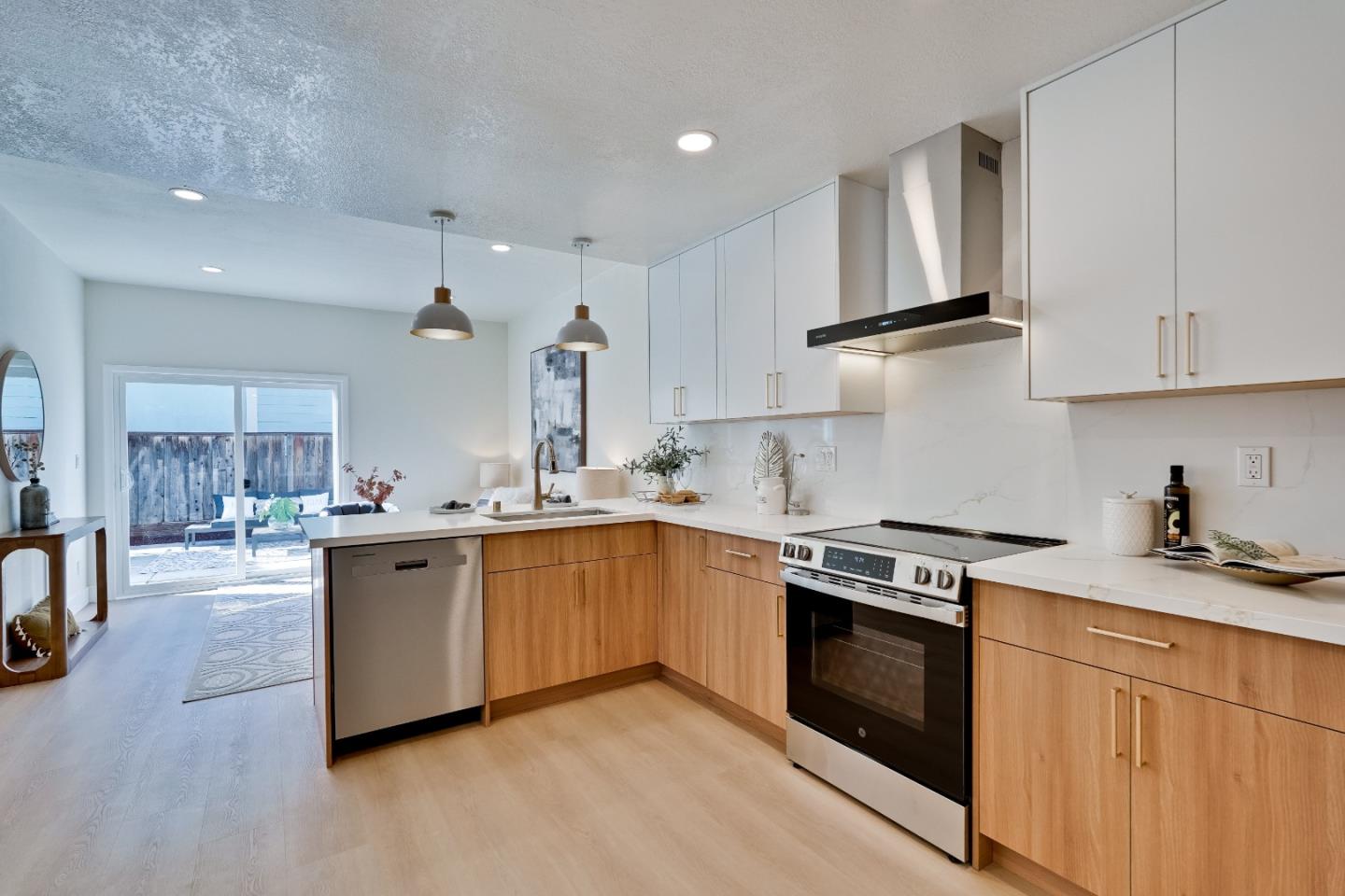 Detail Gallery Image 15 of 56 For 1979 Linden Ln, Milpitas,  CA 95035 - 4 Beds | 2/1 Baths