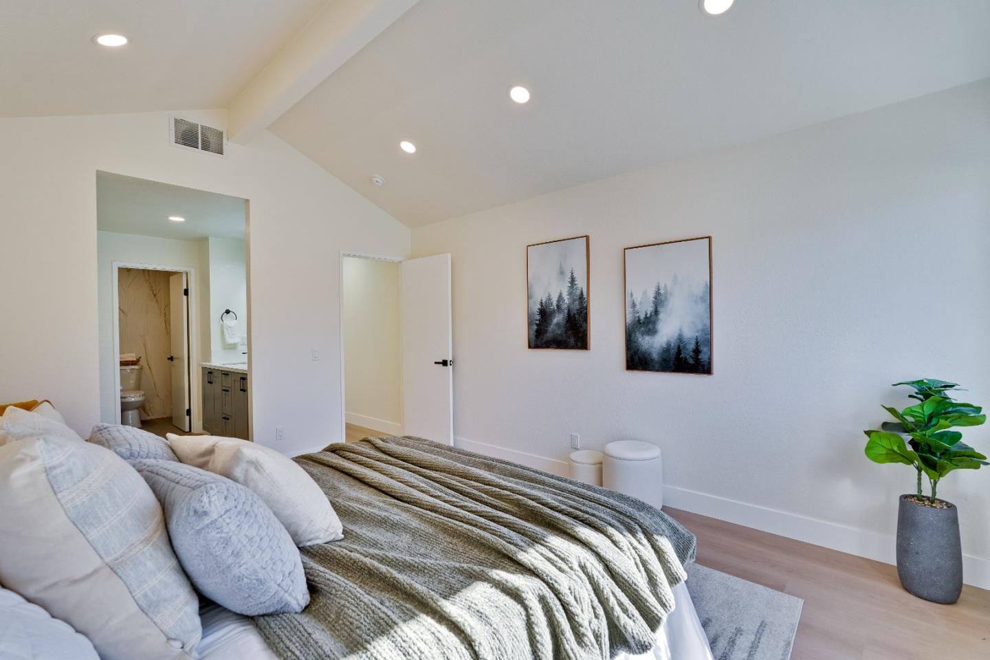 Detail Gallery Image 24 of 56 For 1979 Linden Ln, Milpitas,  CA 95035 - 4 Beds | 2/1 Baths