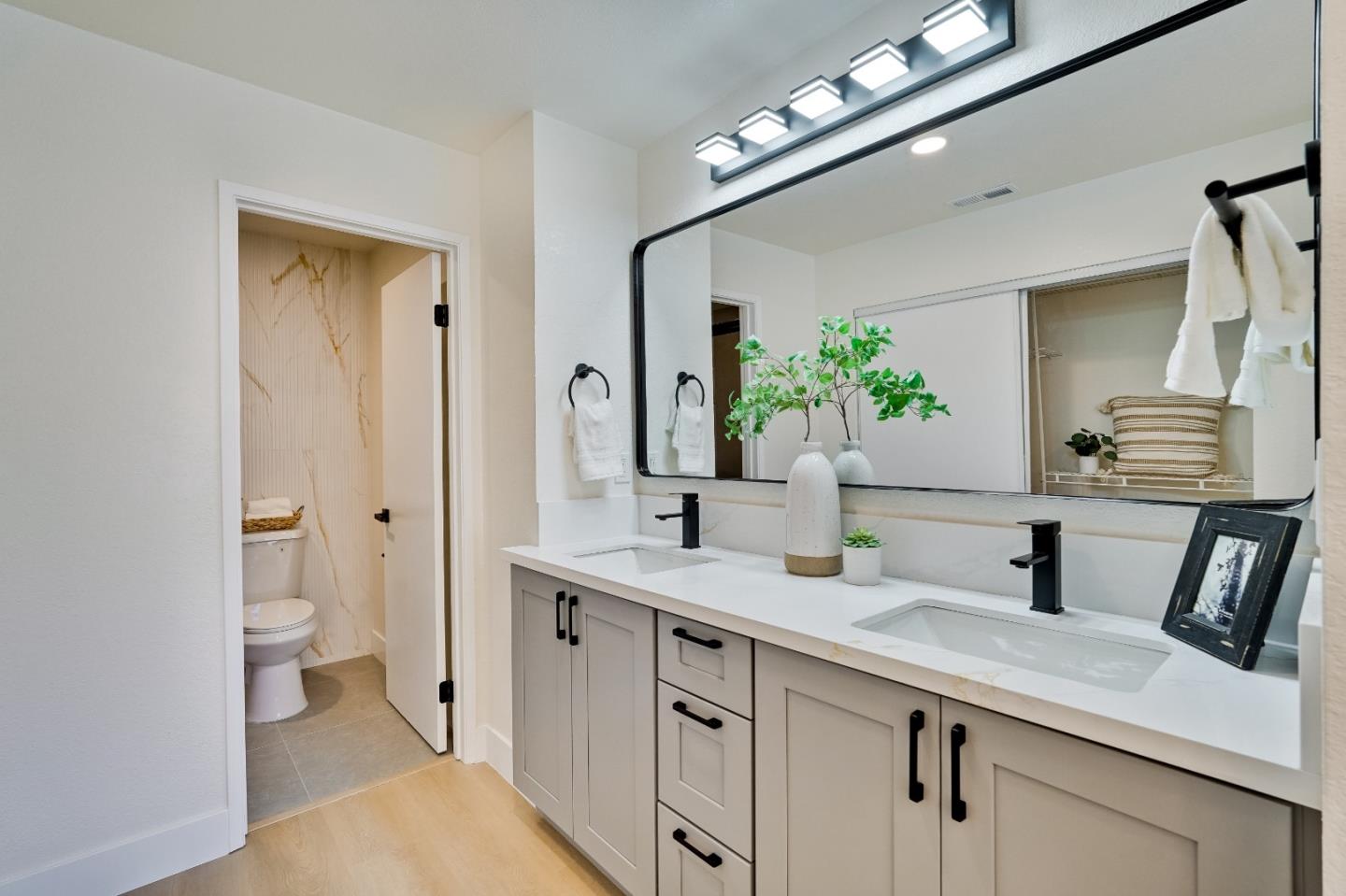 Detail Gallery Image 27 of 56 For 1979 Linden Ln, Milpitas,  CA 95035 - 4 Beds | 2/1 Baths