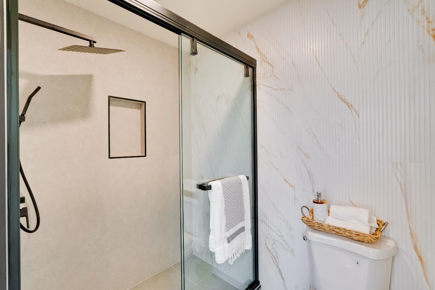 Detail Gallery Image 29 of 56 For 1979 Linden Ln, Milpitas,  CA 95035 - 4 Beds | 2/1 Baths