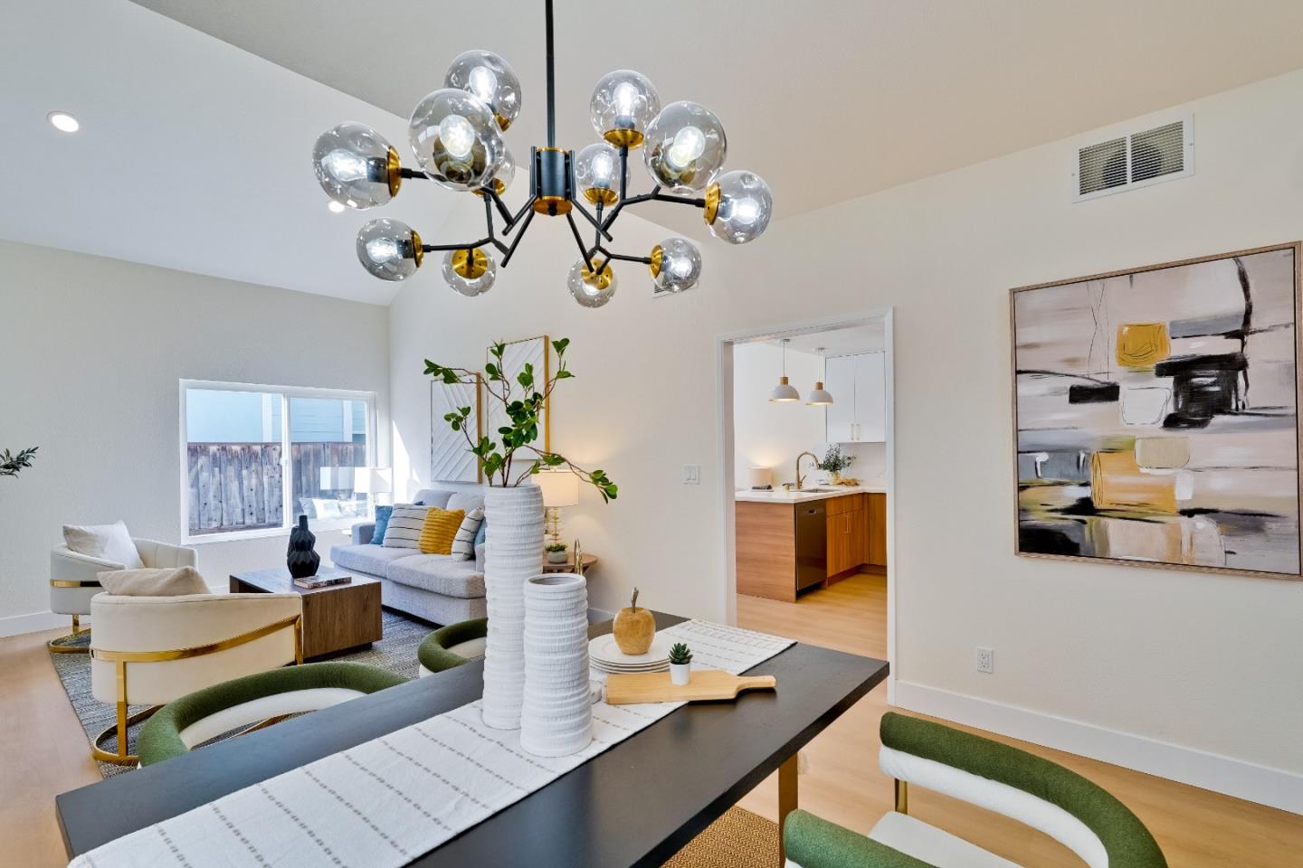 Detail Gallery Image 4 of 56 For 1979 Linden Ln, Milpitas,  CA 95035 - 4 Beds | 2/1 Baths