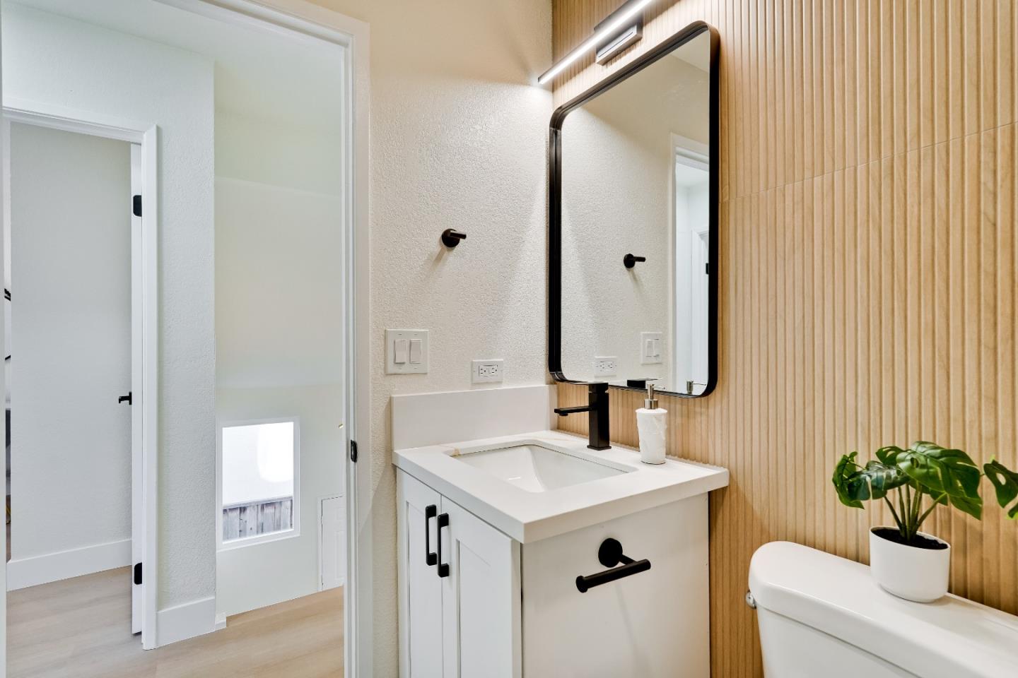 Detail Gallery Image 45 of 56 For 1979 Linden Ln, Milpitas,  CA 95035 - 4 Beds | 2/1 Baths