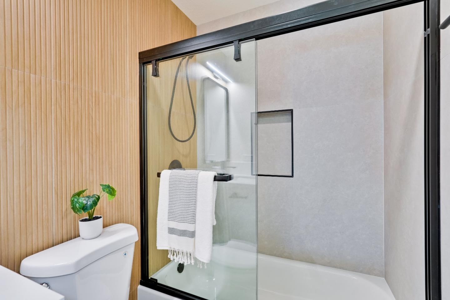 Detail Gallery Image 46 of 56 For 1979 Linden Ln, Milpitas,  CA 95035 - 4 Beds | 2/1 Baths