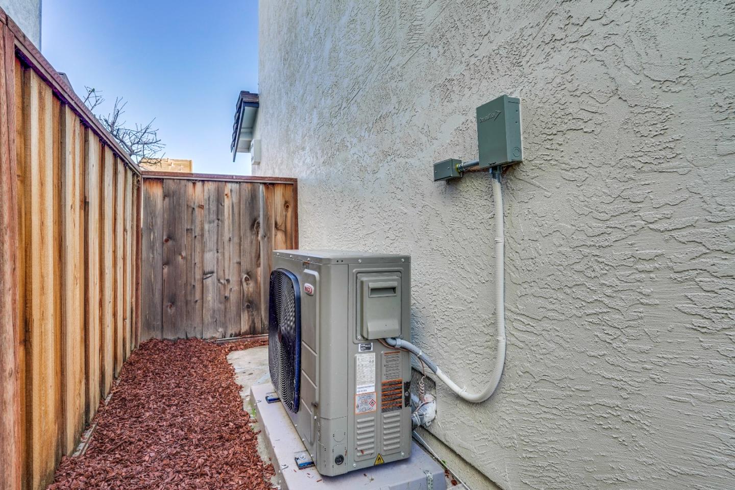 Detail Gallery Image 53 of 56 For 1979 Linden Ln, Milpitas,  CA 95035 - 4 Beds | 2/1 Baths