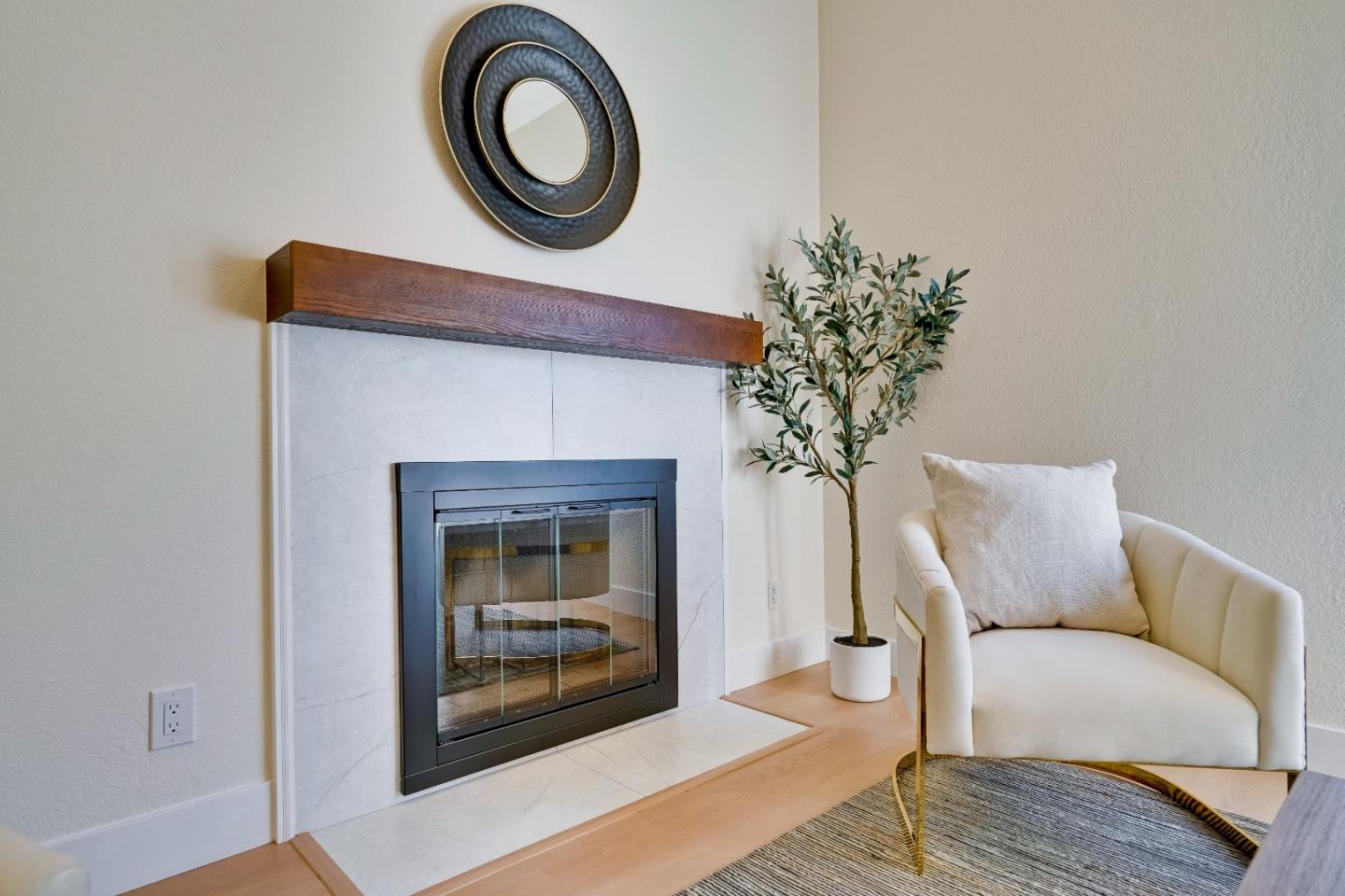 Detail Gallery Image 7 of 56 For 1979 Linden Ln, Milpitas,  CA 95035 - 4 Beds | 2/1 Baths